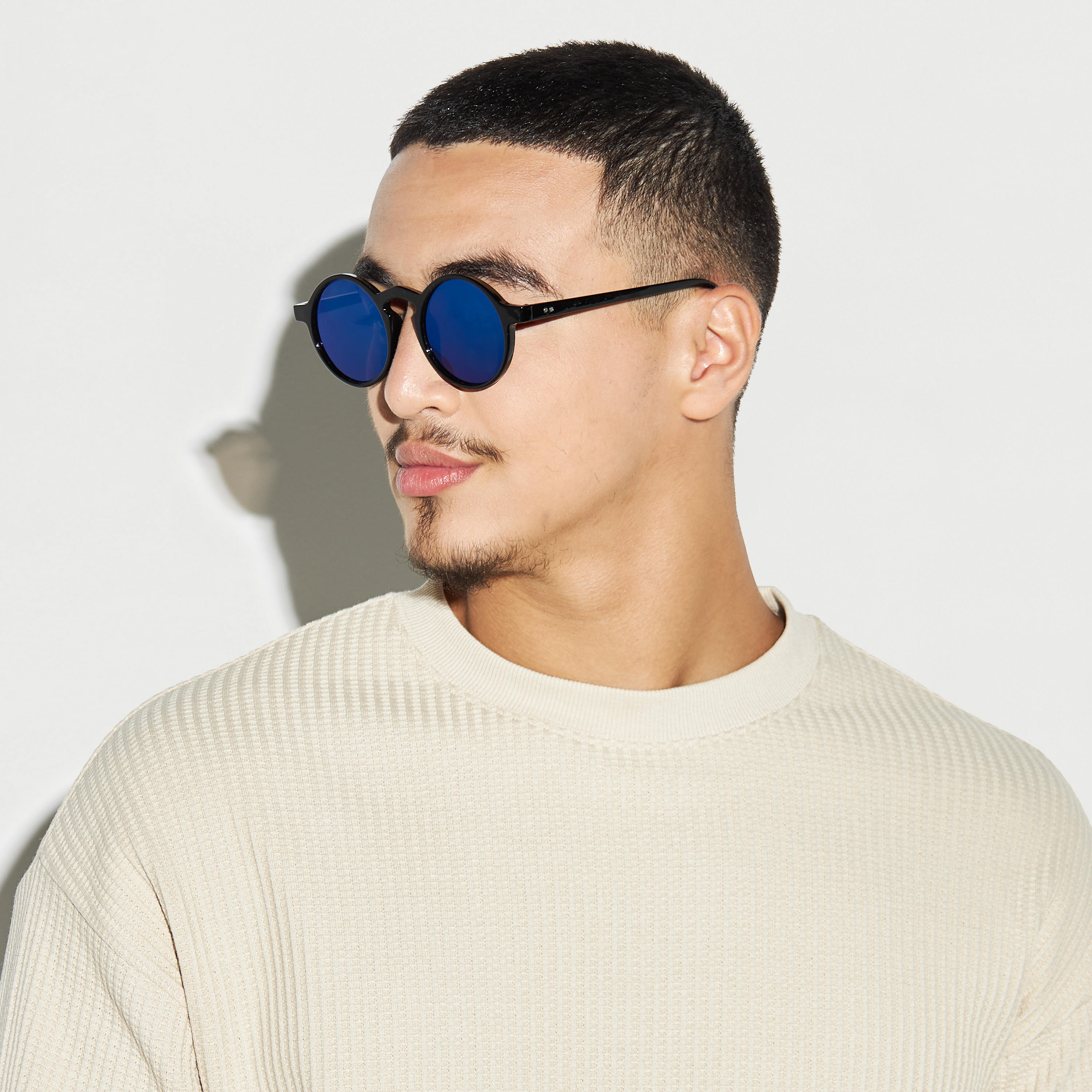 نظارة شمسية بإطار كامل وعدسات ملوّنة-men-sunglasses-image-3