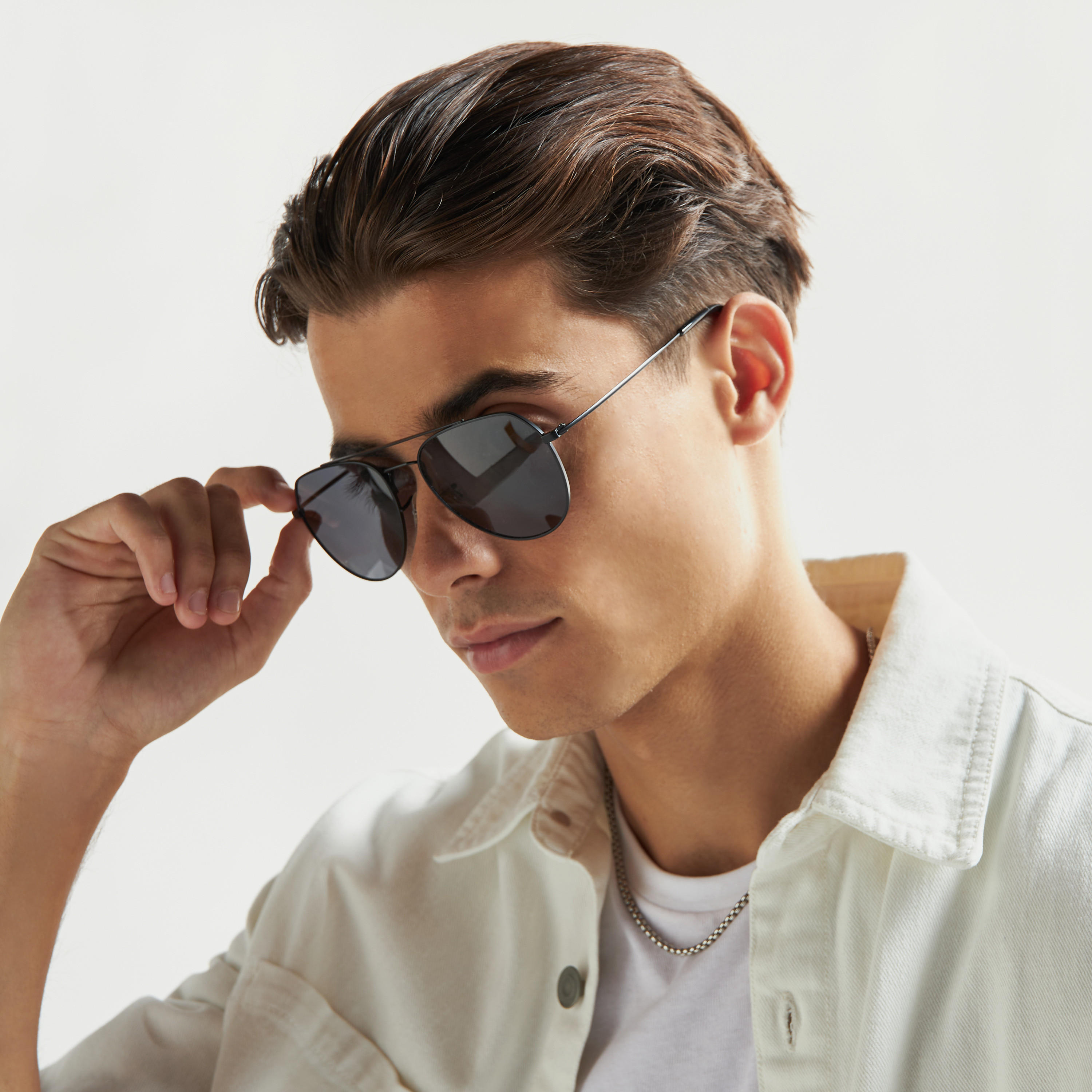 نظّارة شمسية أفياتور بإطار كامل وعدسات ملوّنة ووسادات للأنف-men-sunglasses-image-2