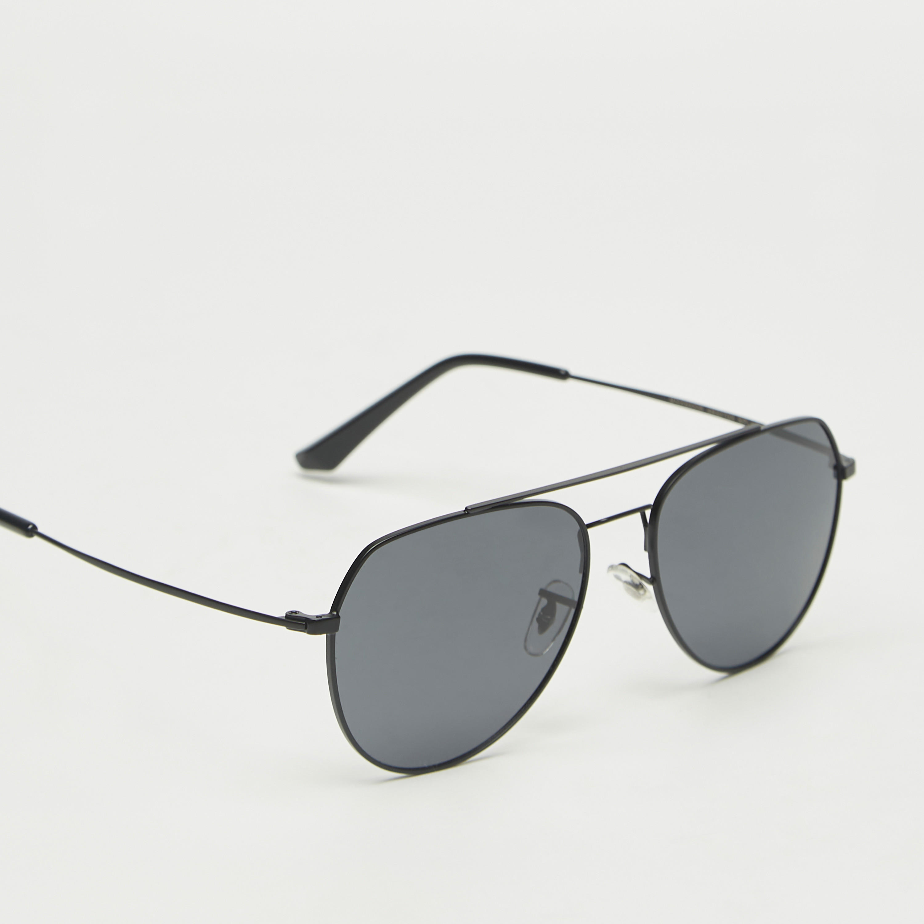 نظّارة شمسية أفياتور بإطار كامل وعدسات ملوّنة ووسادات للأنف-men-sunglasses-image-4