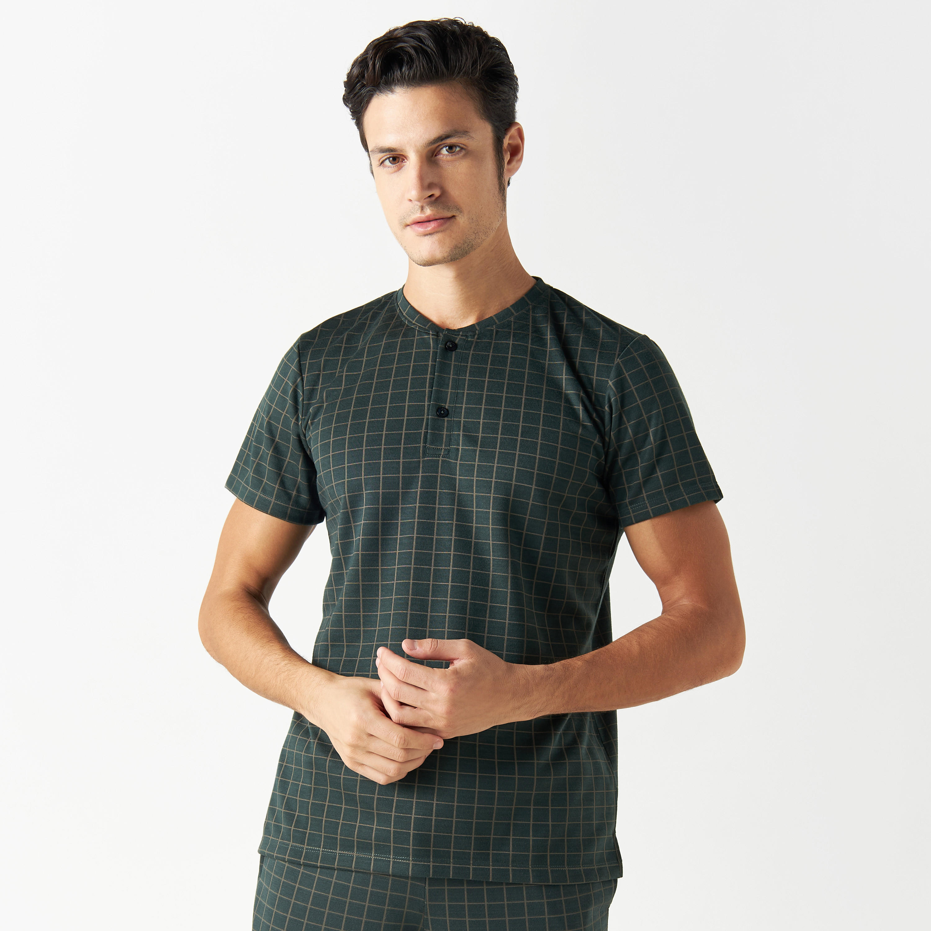 طقم بنطلون بيجاما وتيشيرت مربعات بياقة هينلي-men-clothing-nightwear-sets-image-4