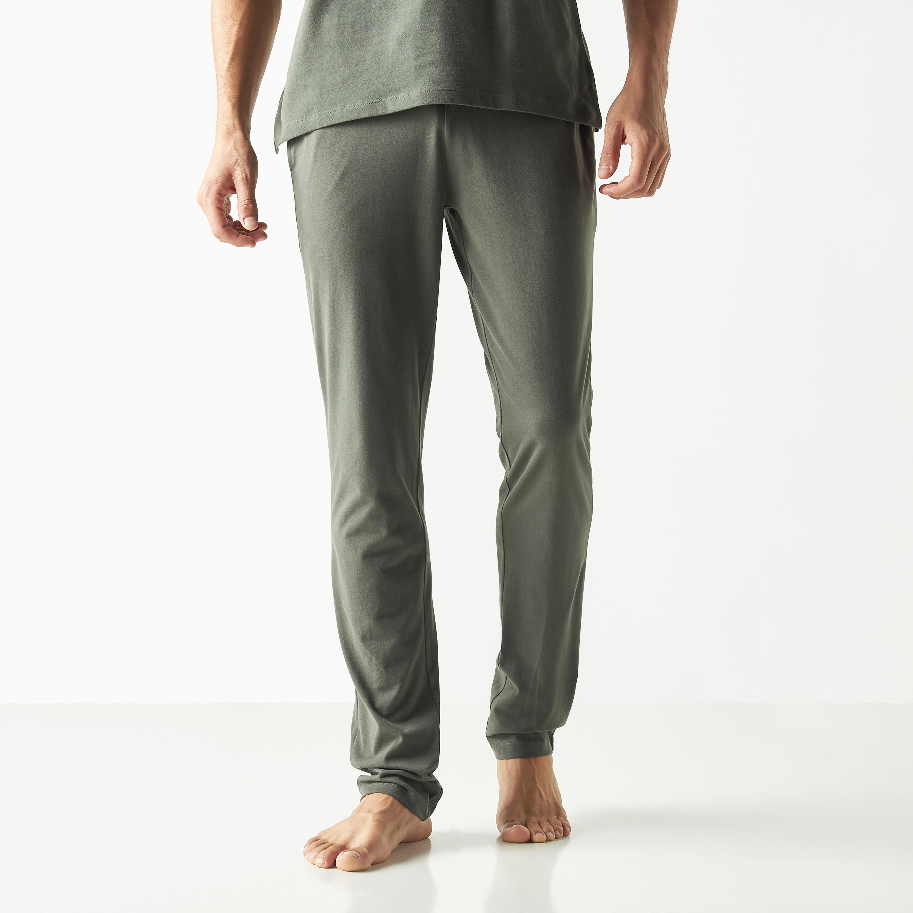 طقم بنطلون بيجاما وتيشيرت سادة وياقة هينلي-men-clothing-nightwear-sets-image-2