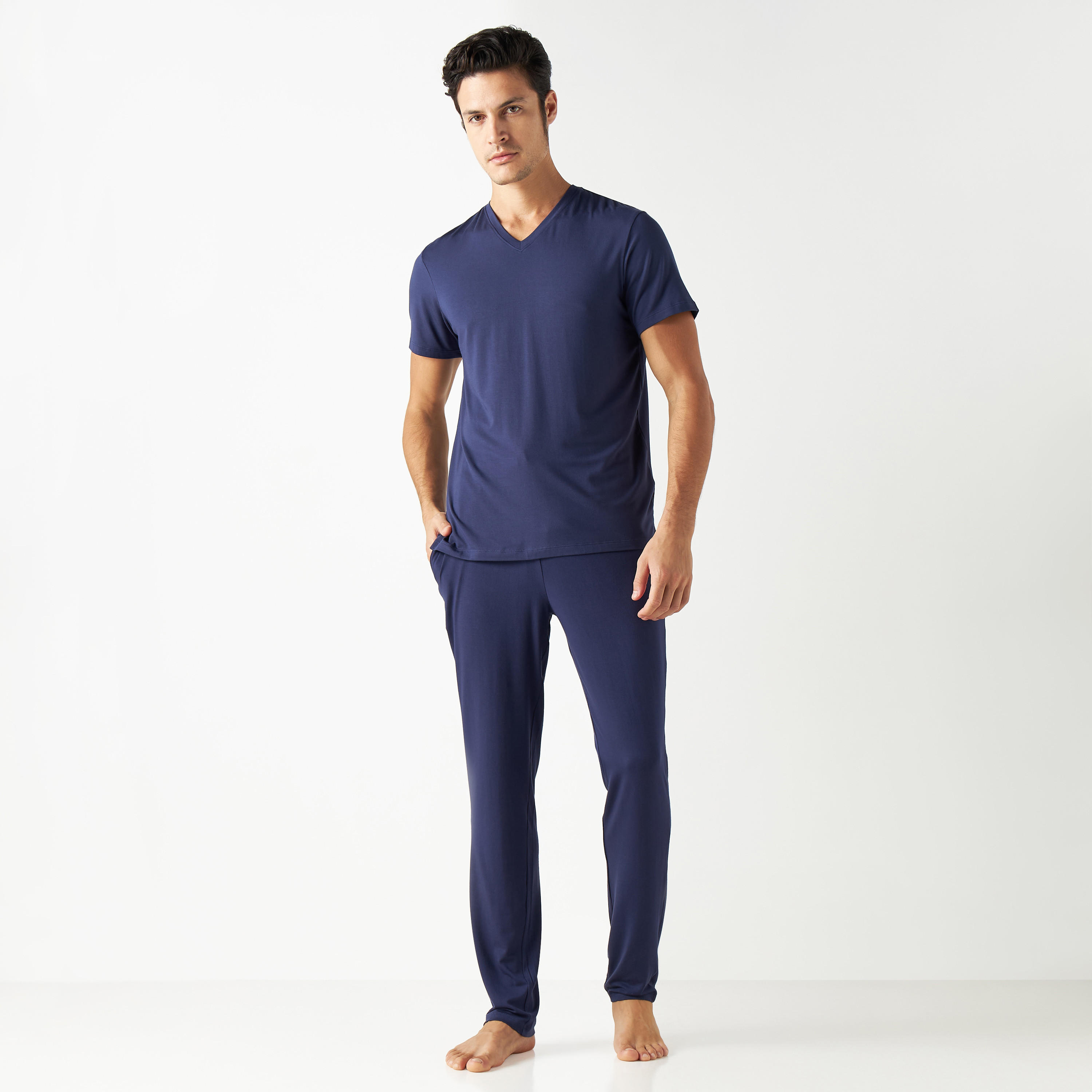طقم بنطلون بيجاما وتيشيرت بياقة V-men-clothing-nightwear-sets-image-5