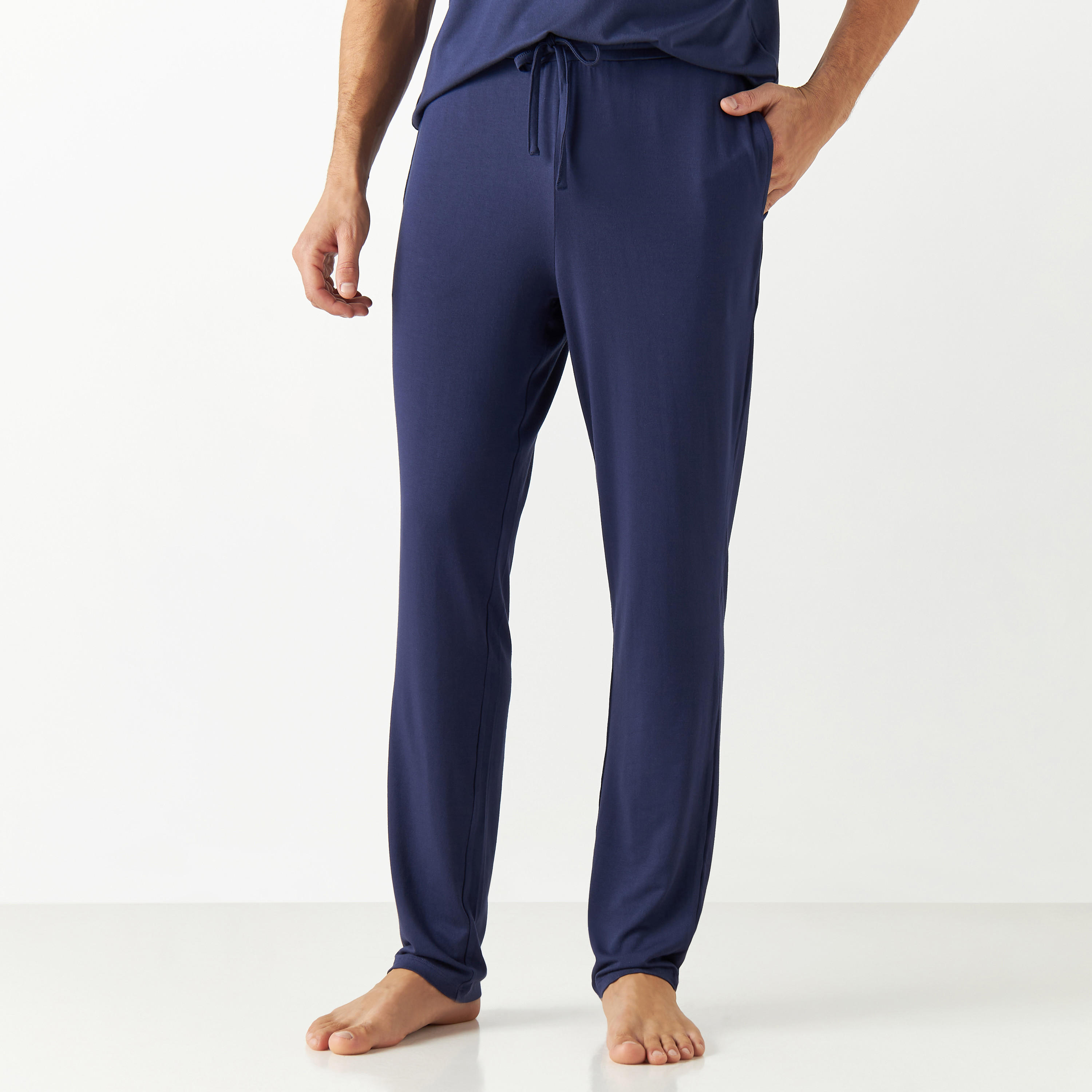 طقم بنطلون بيجاما وتيشيرت بياقة V-men-clothing-nightwear-sets-image-3