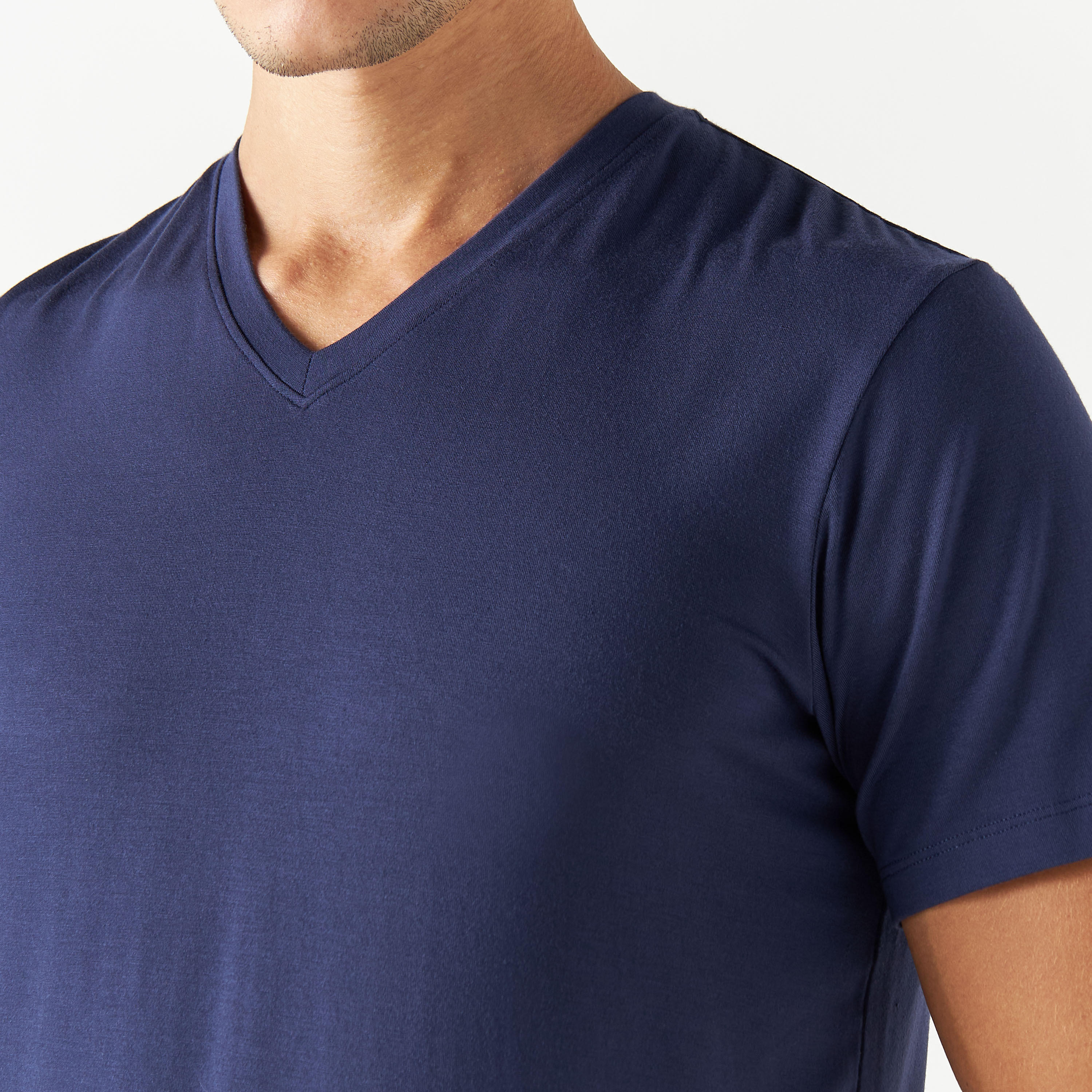 طقم بنطلون بيجاما وتيشيرت بياقة V-men-clothing-nightwear-sets-image-1