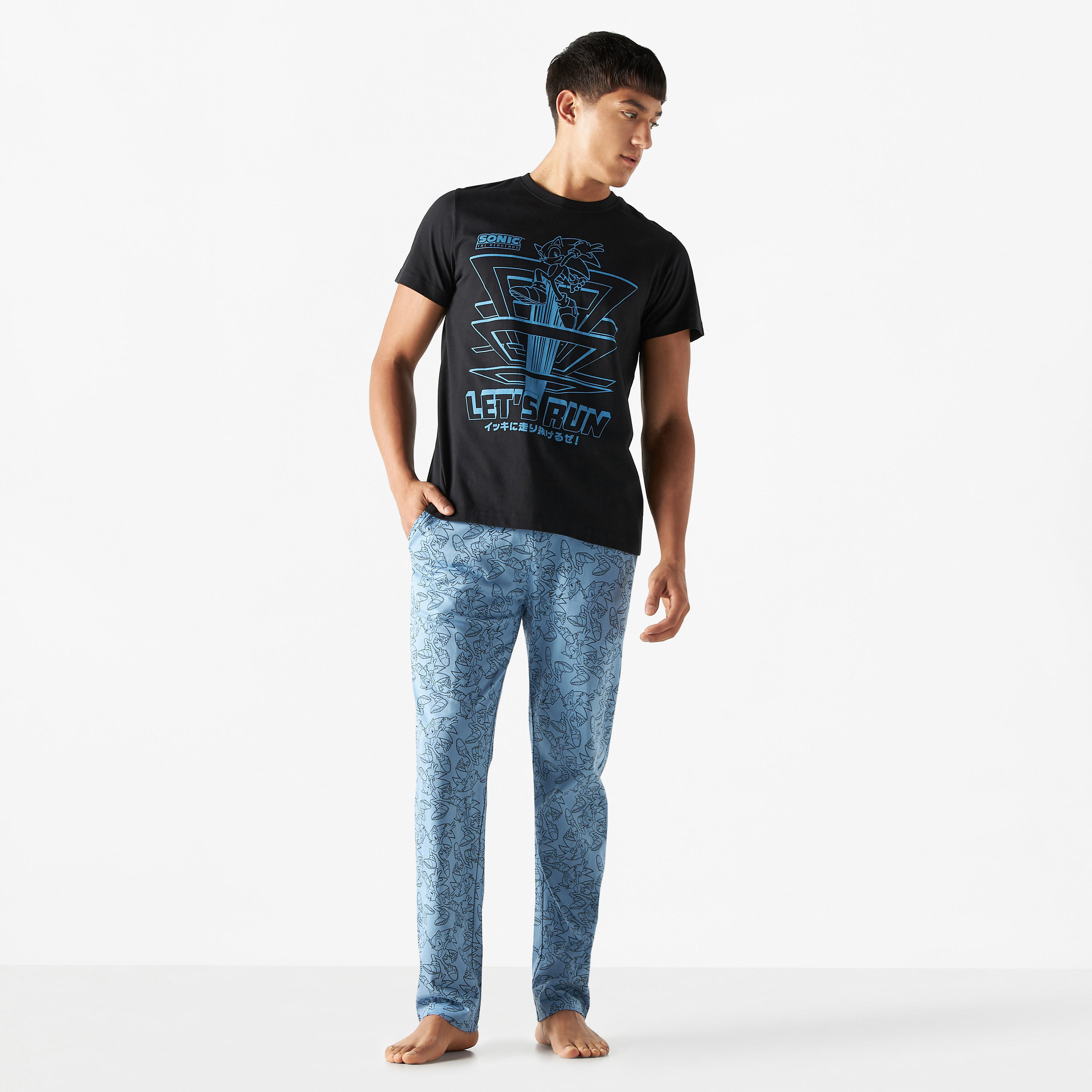 طقم بنطلون بيجاما وتيشيرت بياقة ضيقة وطبعات سونيك-men-clothing-nightwear-sets-image-2