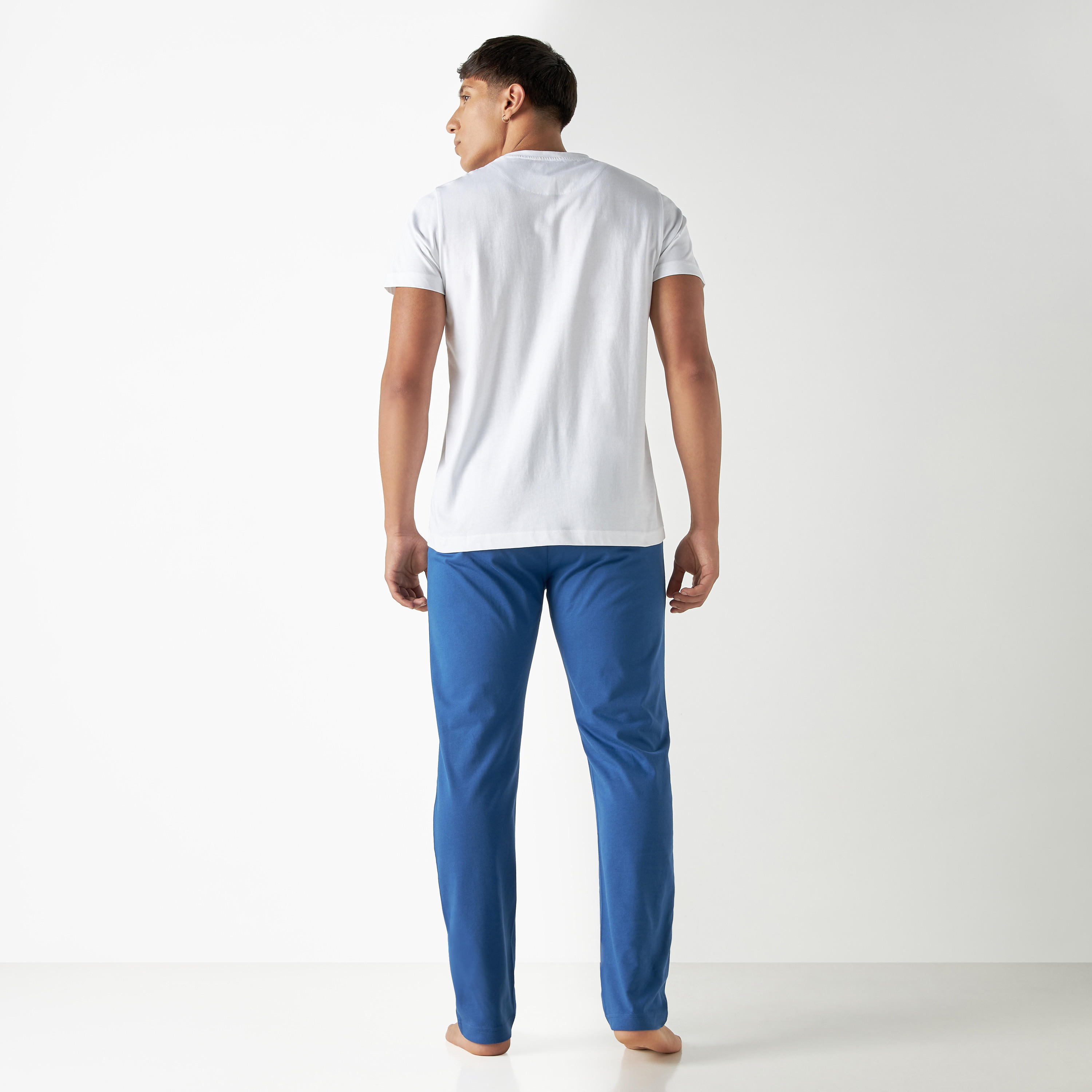طقم بنطلون بيجاما وتيشيرت بياقة ضيقة وطبعات ريك أند مورتي-men-clothing-nightwear-sets-image-4