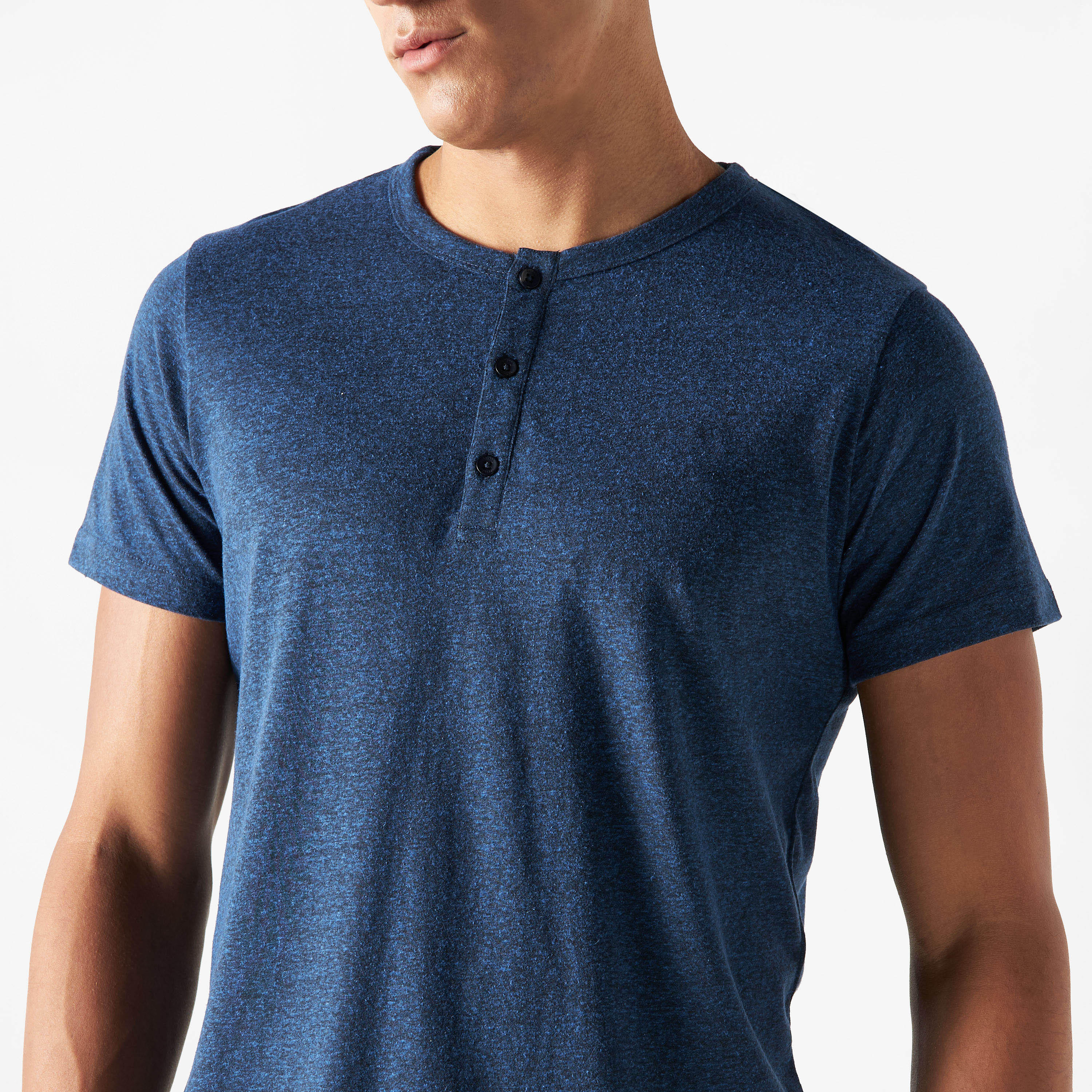 طقم بنطلون بيجاما وتيشيرت بياقة هينلي-men-clothing-nightwear-sets-image-1