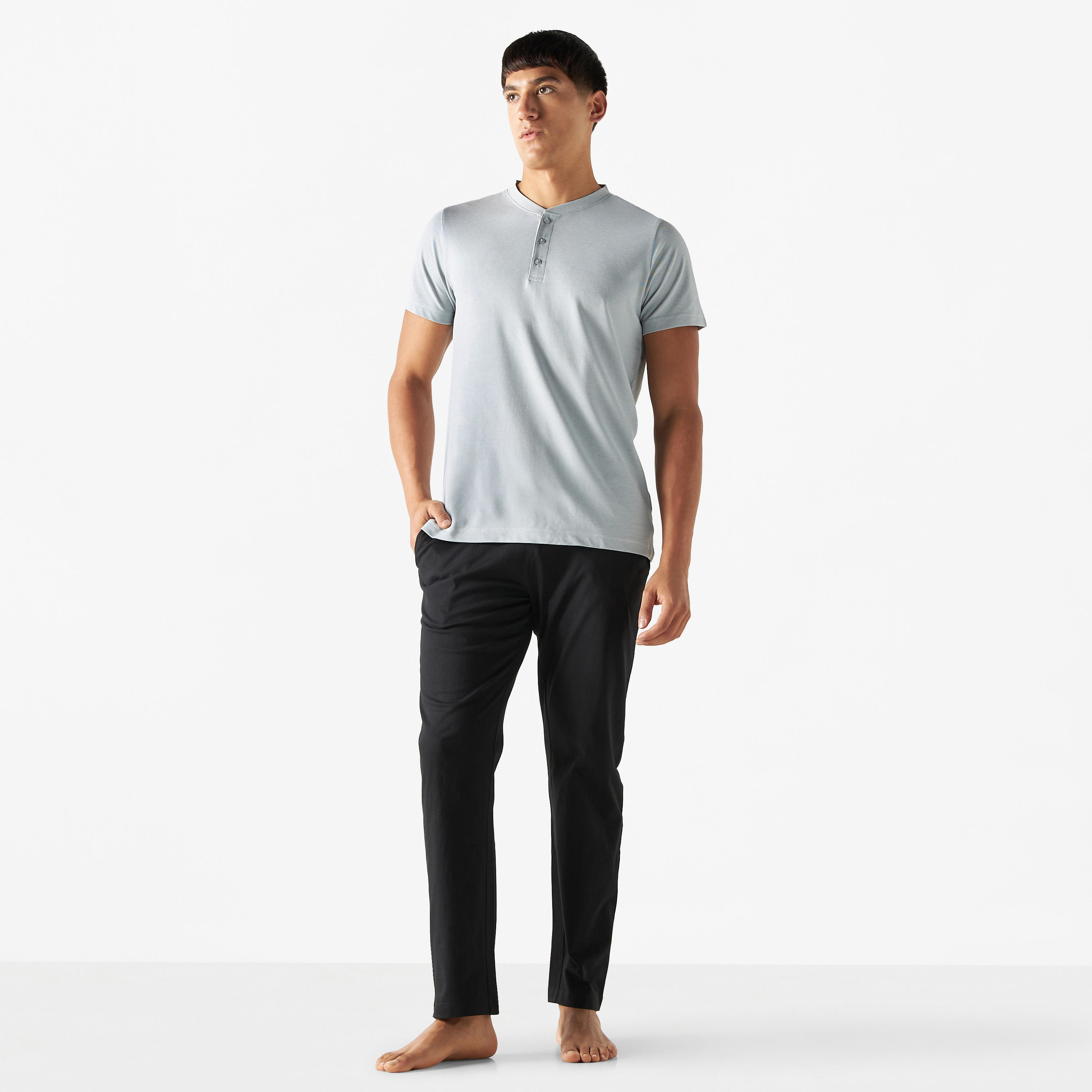 طقم بنطلون بيجاما وتيشيرت بياقة هينلي-men-clothing-nightwear-sets-image-1