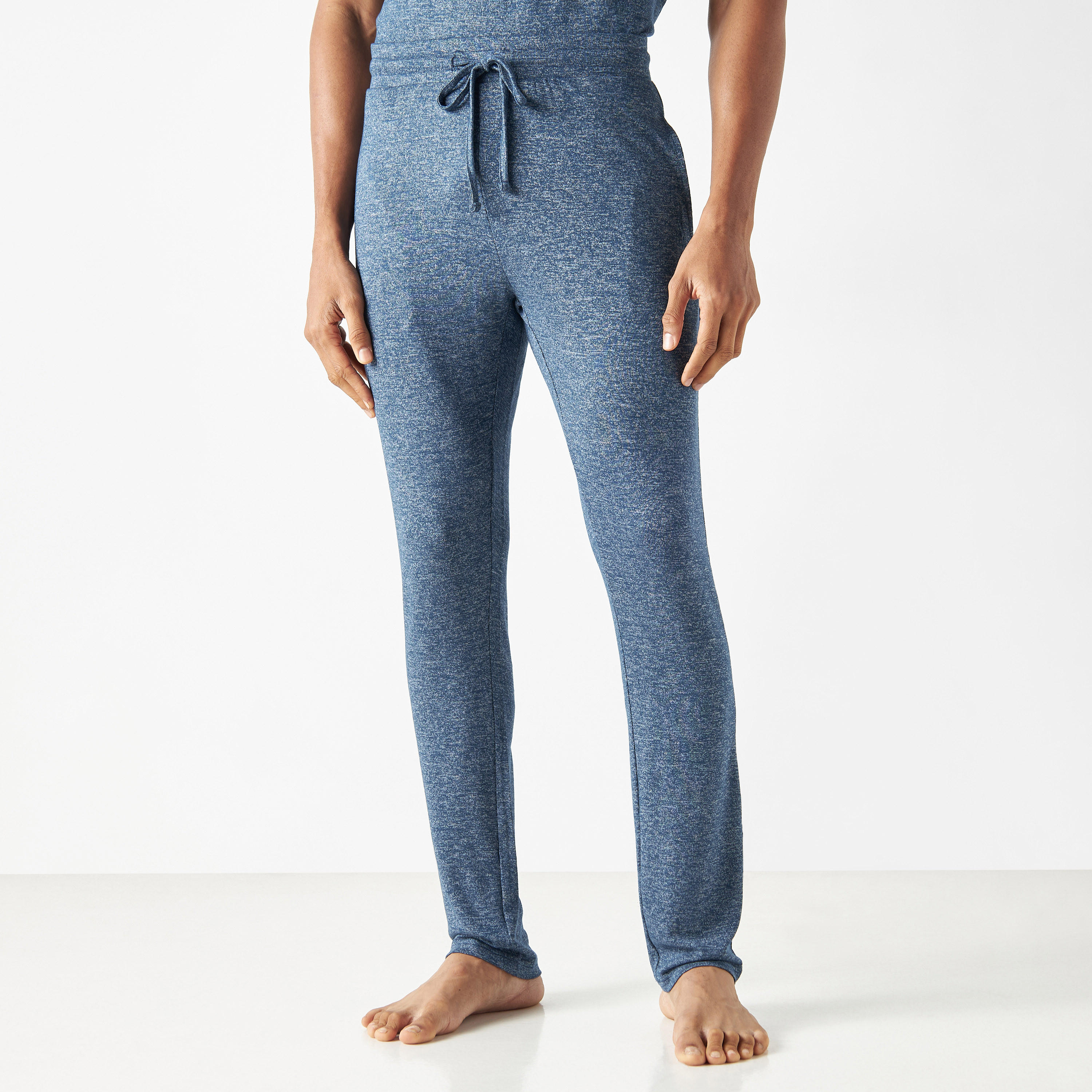 طقم بنطلون بيجاما وتيشيرت بارز الملمس بياقة ضيقة-men-clothing-nightwear-sets-image-3