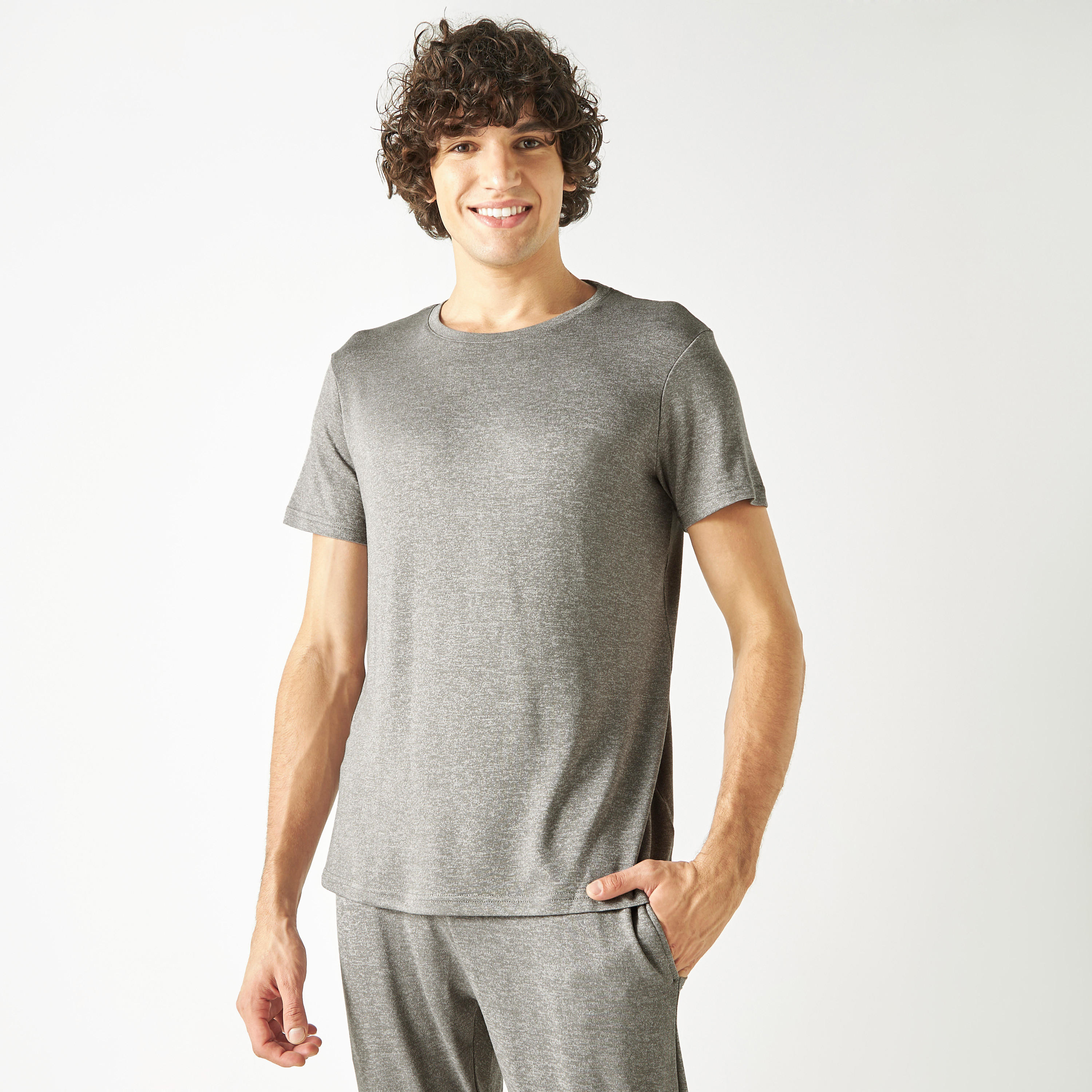 طقم بنطلون بيجاما وتيشيرت سادة بياقة ضيقة-men-clothing-nightwear-sets-image-4