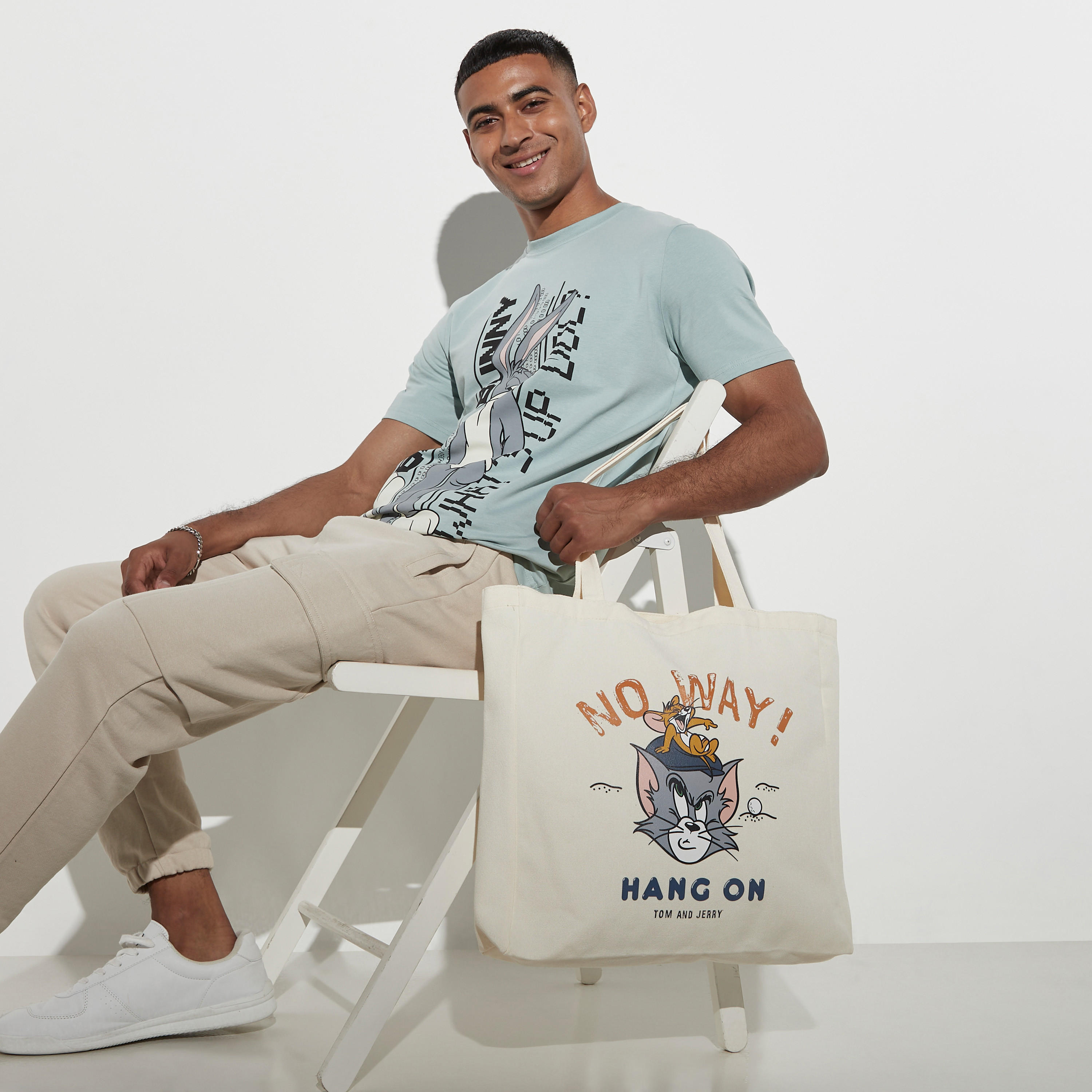 شنطة تسوق بطبعات توم وجيري-men-bags-image-4