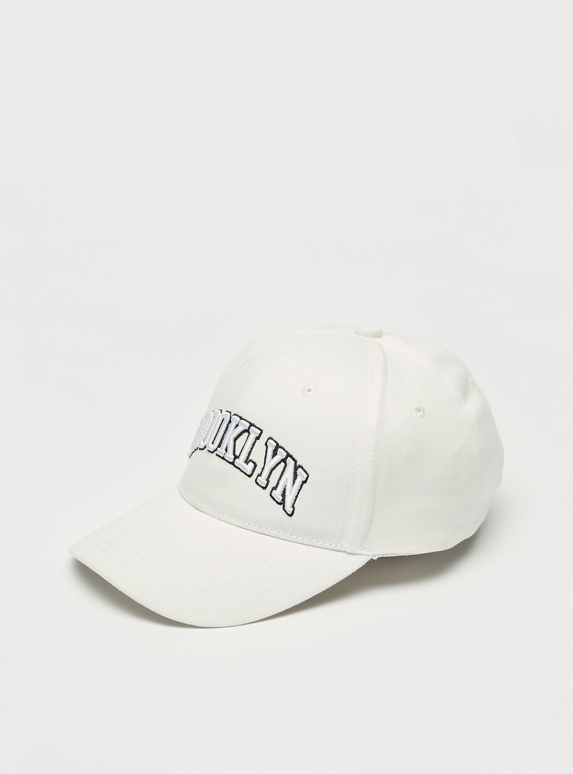 كاب مطرّز بحزام بإبزيم إغلاق-men-caps-image-5