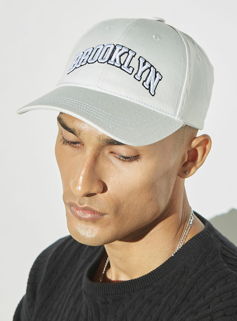 كاب مطرّز بحزام بإبزيم إغلاق-men-caps-image-4