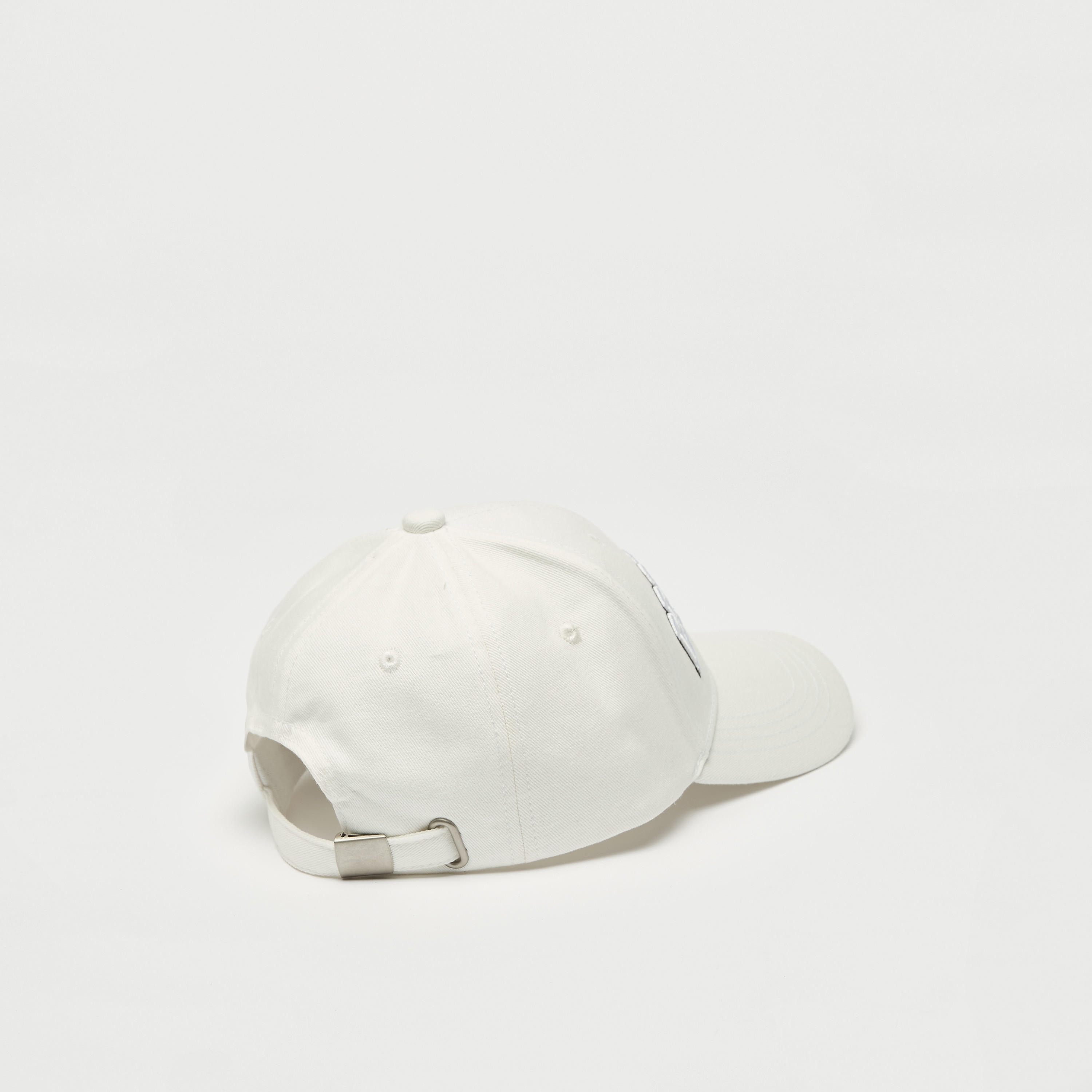 كاب مطرّز بحزام بإبزيم إغلاق-men-caps-image-1