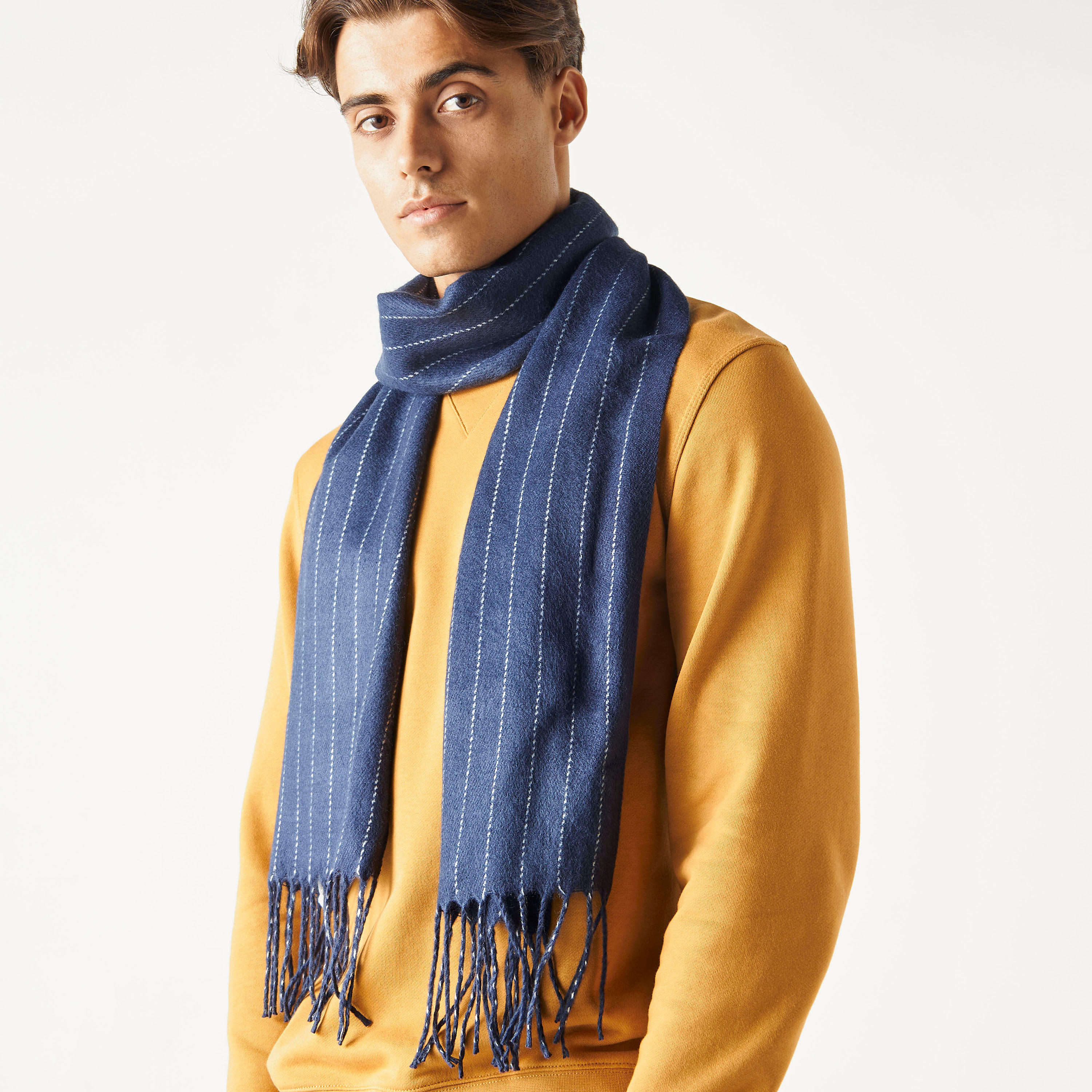 وشاح مخطّط مزيّن بشُرّابات-men-scarvesandgloves-image-2