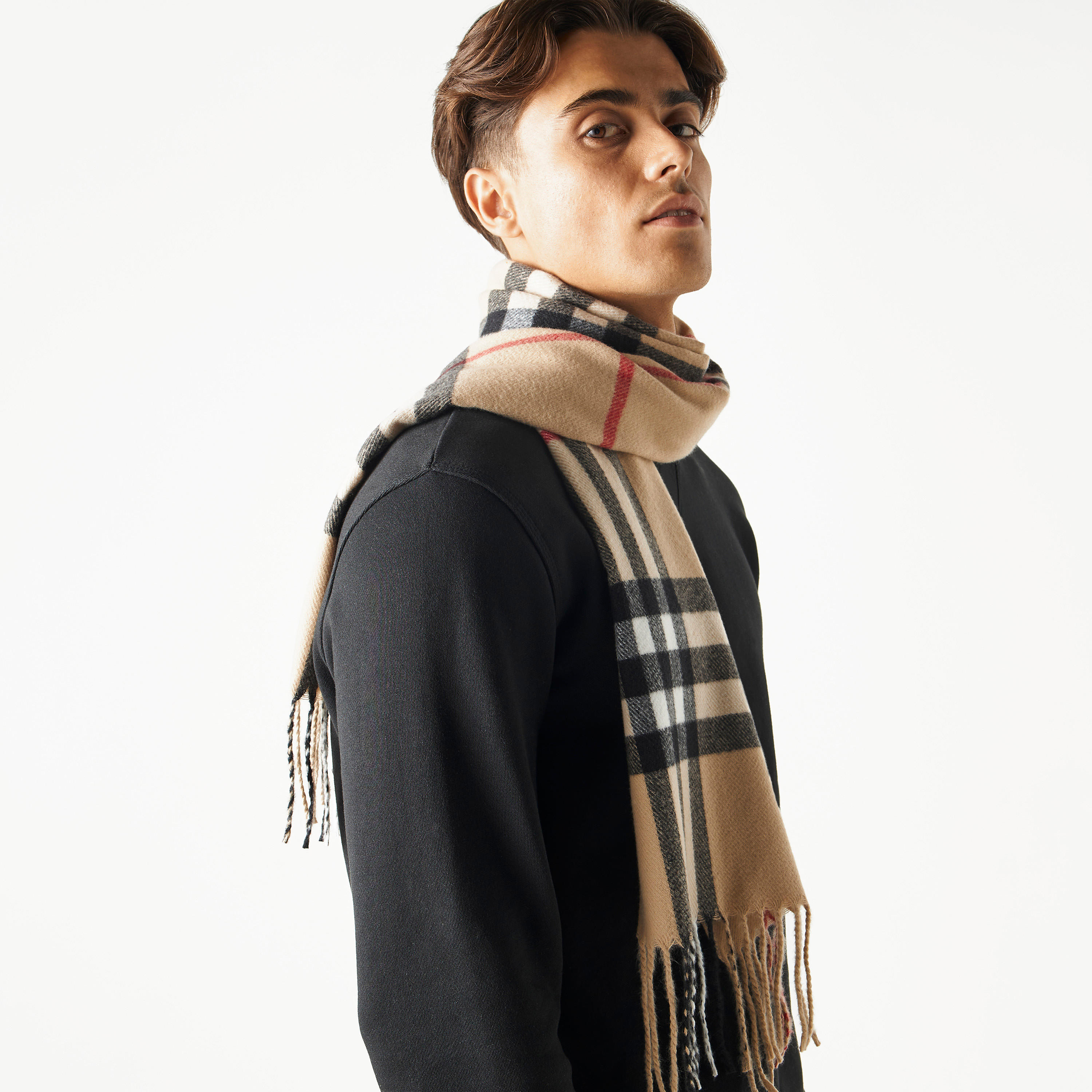 وشاح كاروهات بشراشيب-men-scarvesandgloves-image-2