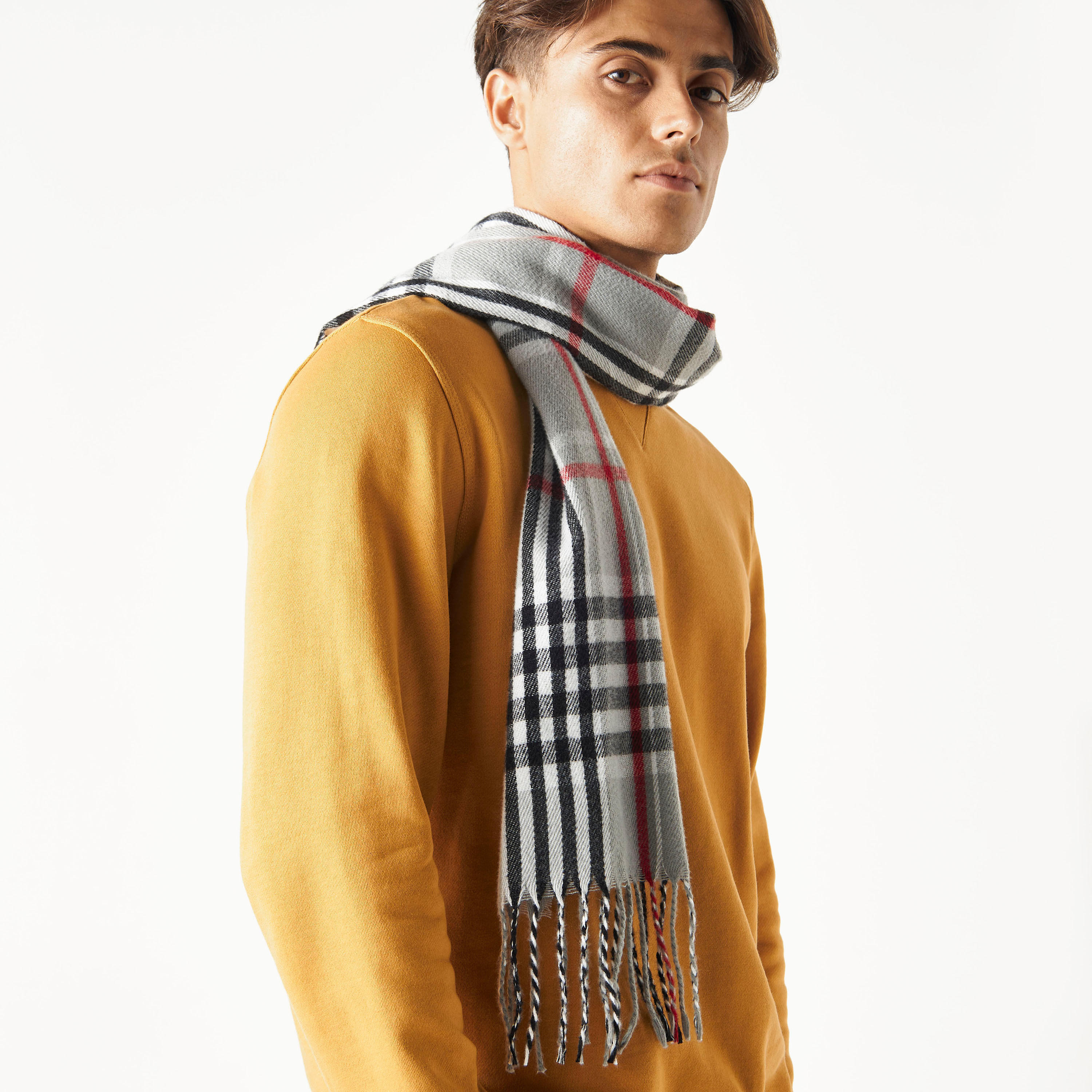 وشاح كاروهات بشراشيب-men-scarvesandgloves-image-2