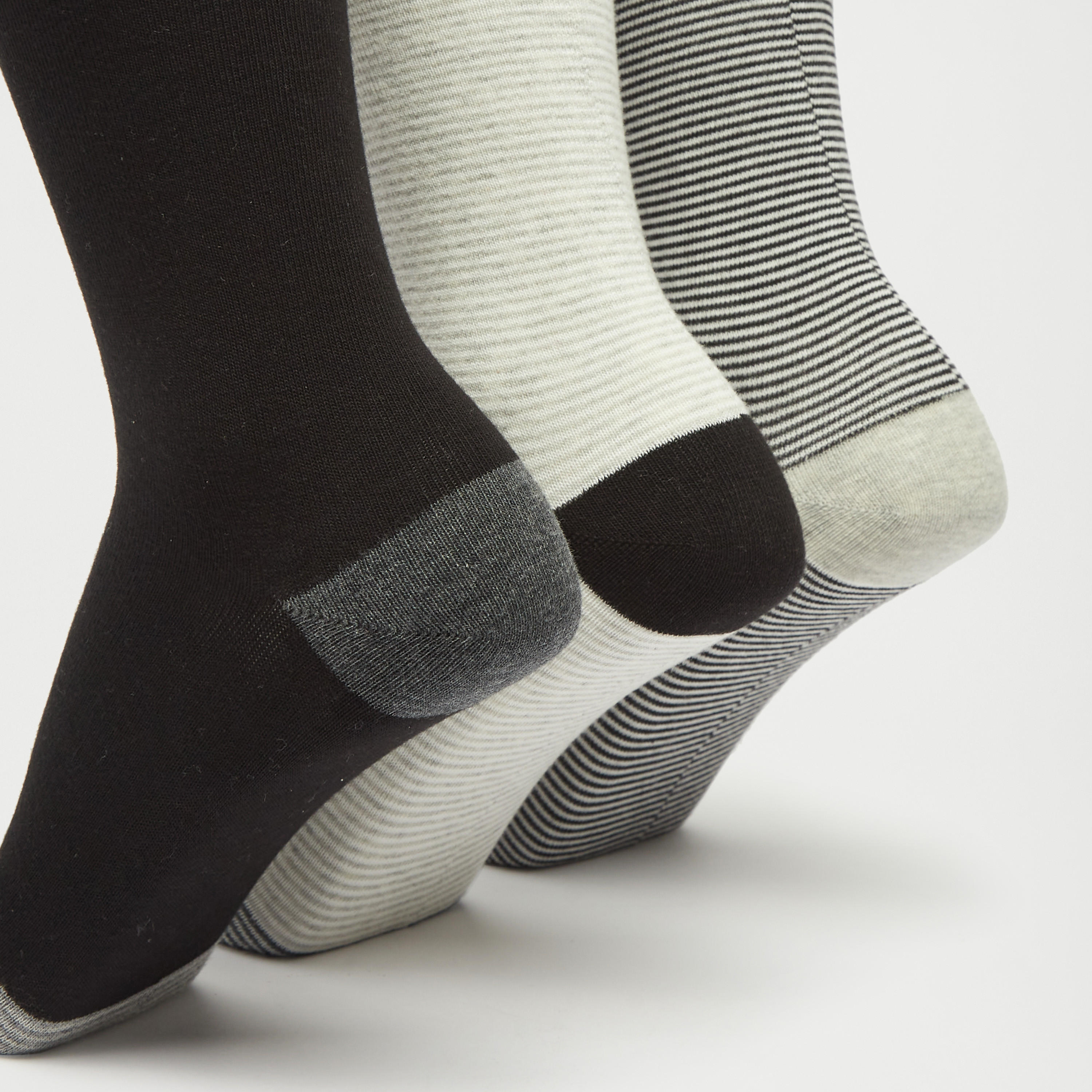 جوارب متنوّعة بطول ربلة الساق - طقم 3 أزواج-men-socks-image-4