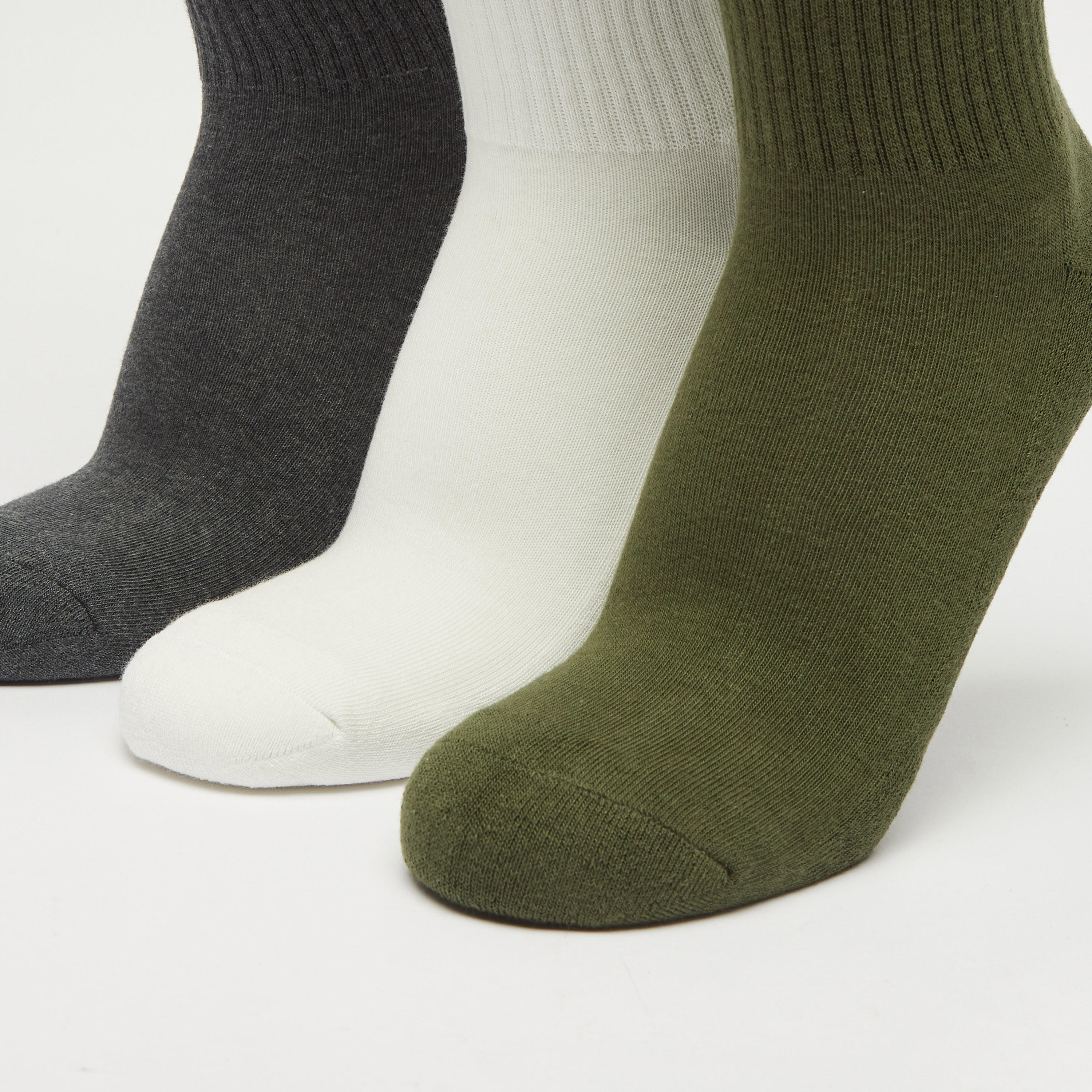 جوارب بطول ربلة الساق وطبعات تايبوجرافيك - طقم 3 أزواج-men-socks-image-3