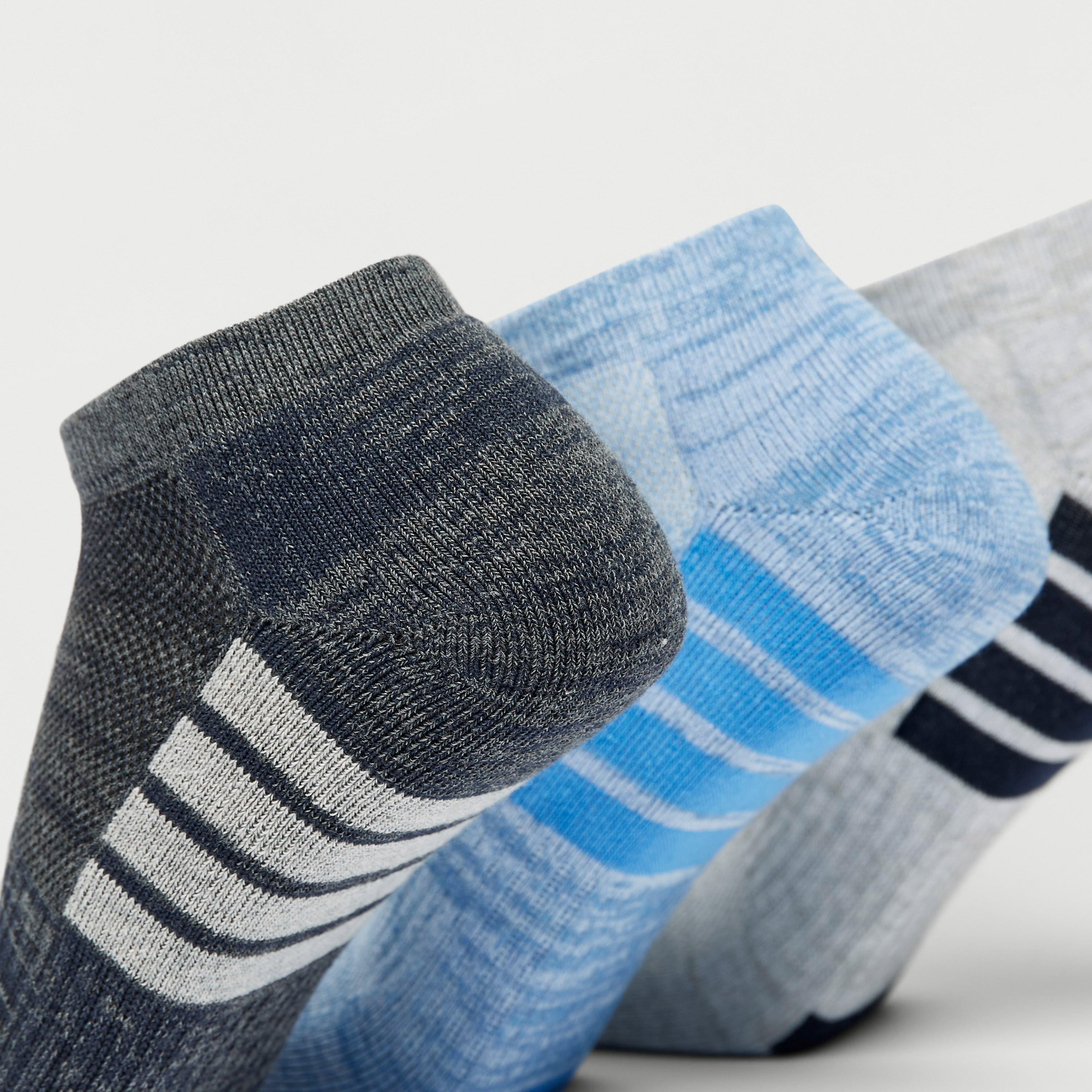 جوارب مخططة بطول الكاحل - طقم 3 أزواج-men-socks-image-4