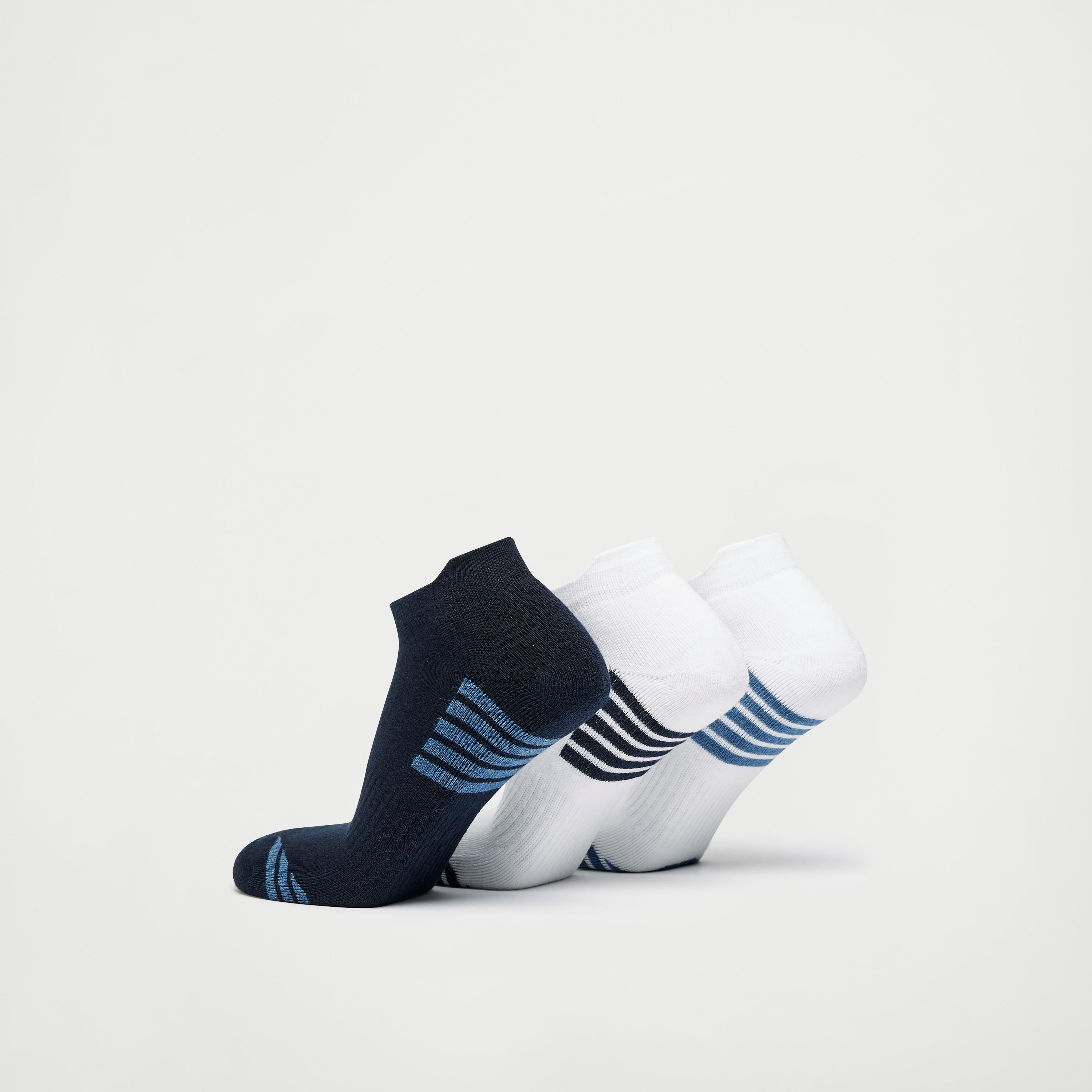 جوارب مخططة بطول الكاحل - طقم 3 أزواج-men-socks-image-2