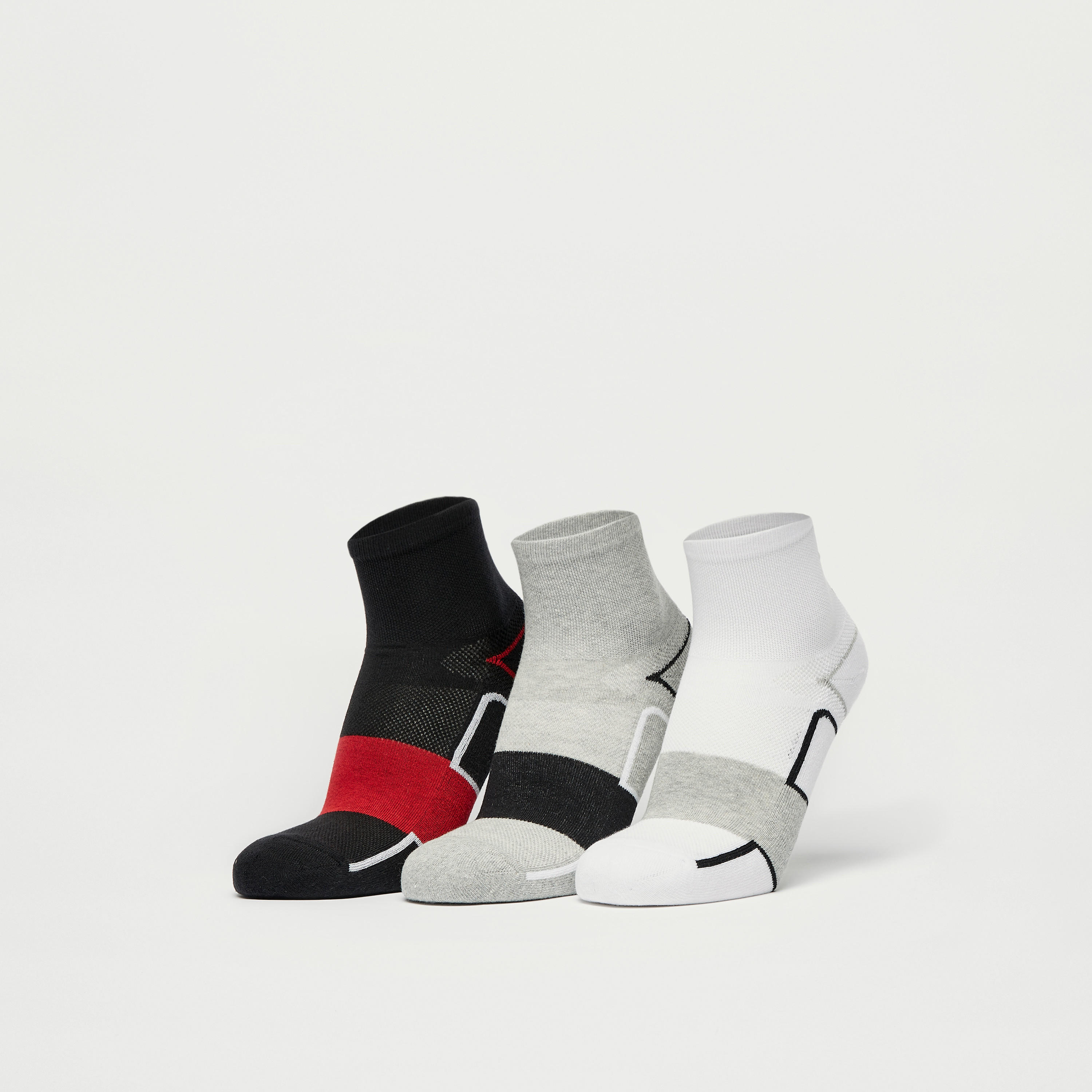 طقم جوارب 3 أزواج طول الكاحل بقوالب ملونة-men-socks-image-1
