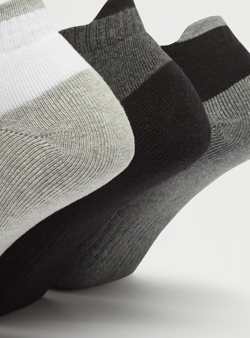 جوارب بارزة الملمس بطول الكاحل من كابا - طقم من 3 أزواج-men-socks-image-4