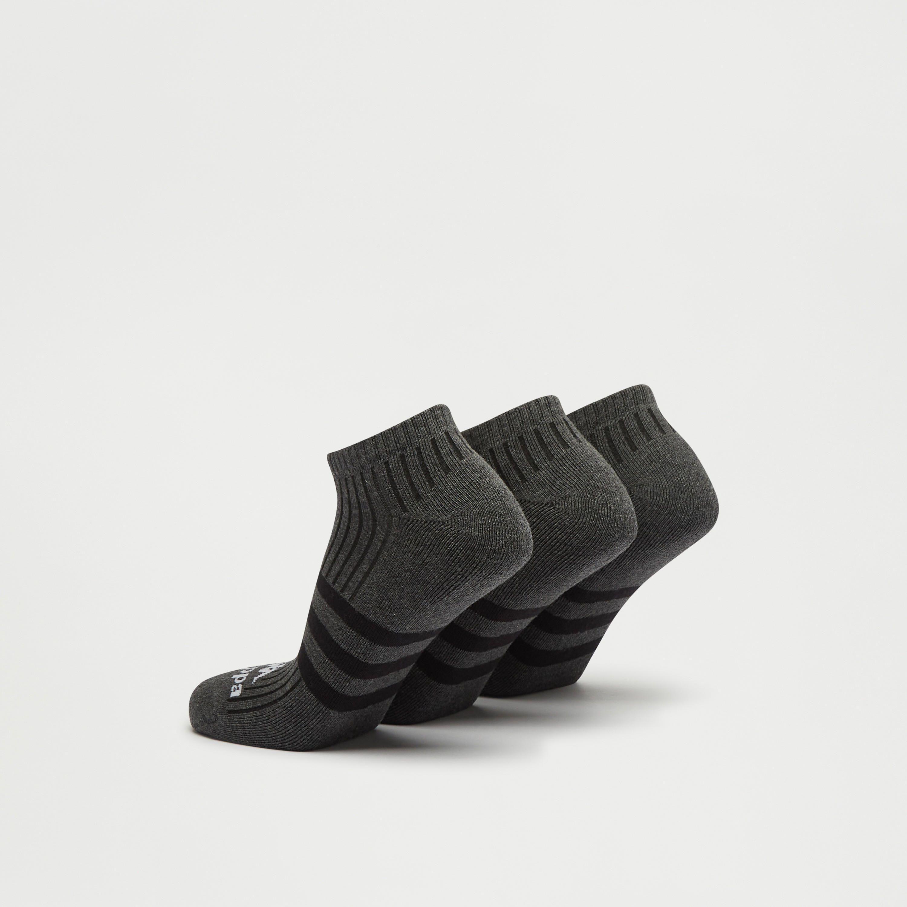 جوارب بطول الكاحل وطبعات شعار - طقم من 3 أزواج-men-socks-image-2