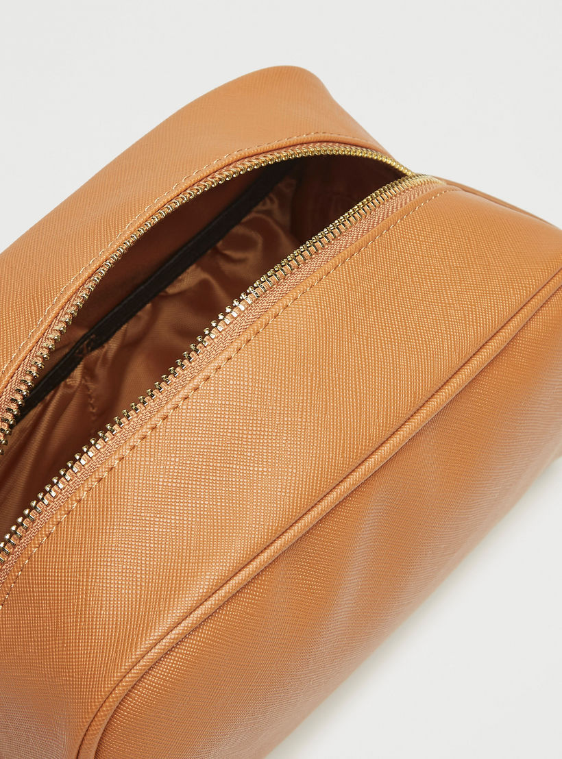 شنطة صغيرة سادة بسحّاب إغلاق-men-bags-image-1