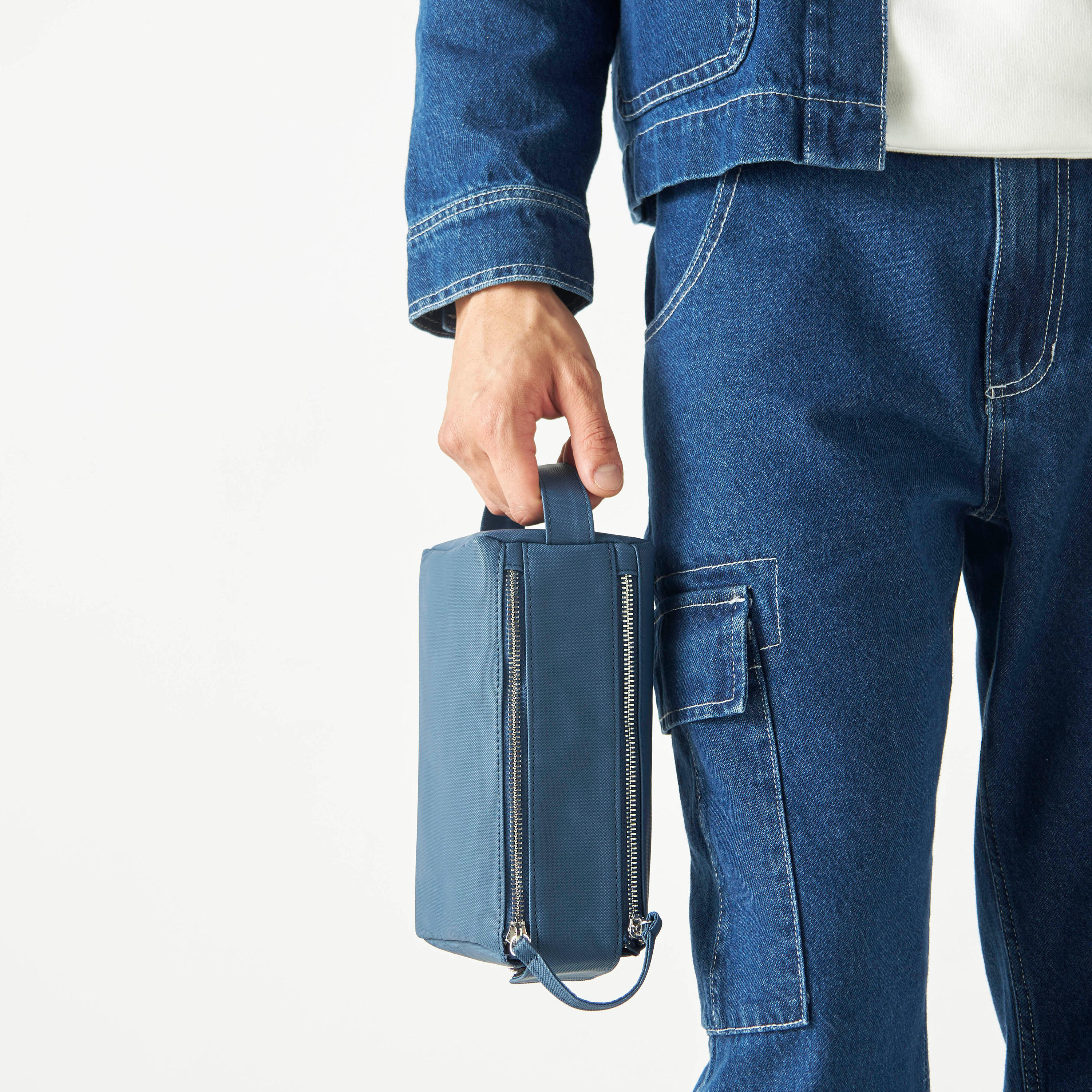 شنطة صغيرة سادة بمقبض وسحاب إغلاق-men-bags-image-4