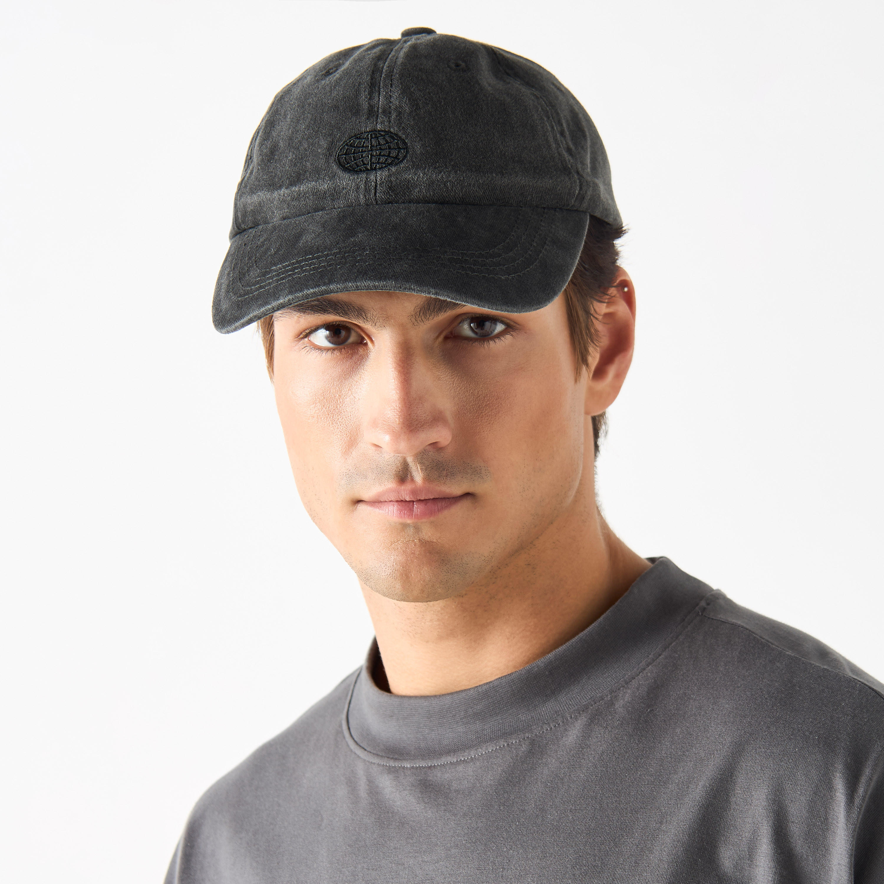 كاب مزين بحزام خلفي بإبزيم-men-caps-image-2