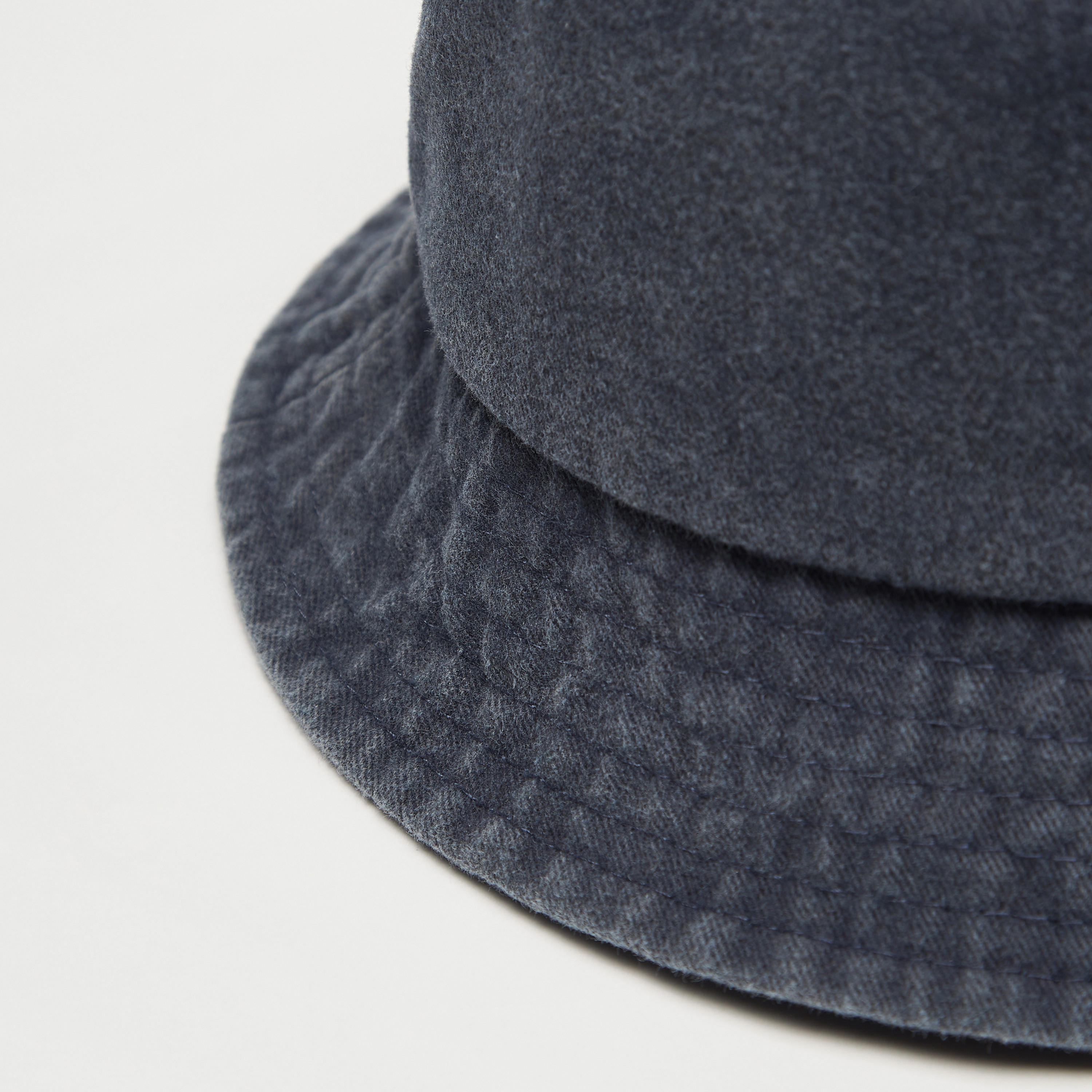 قبعة دلو سادة-men-caps-image-2