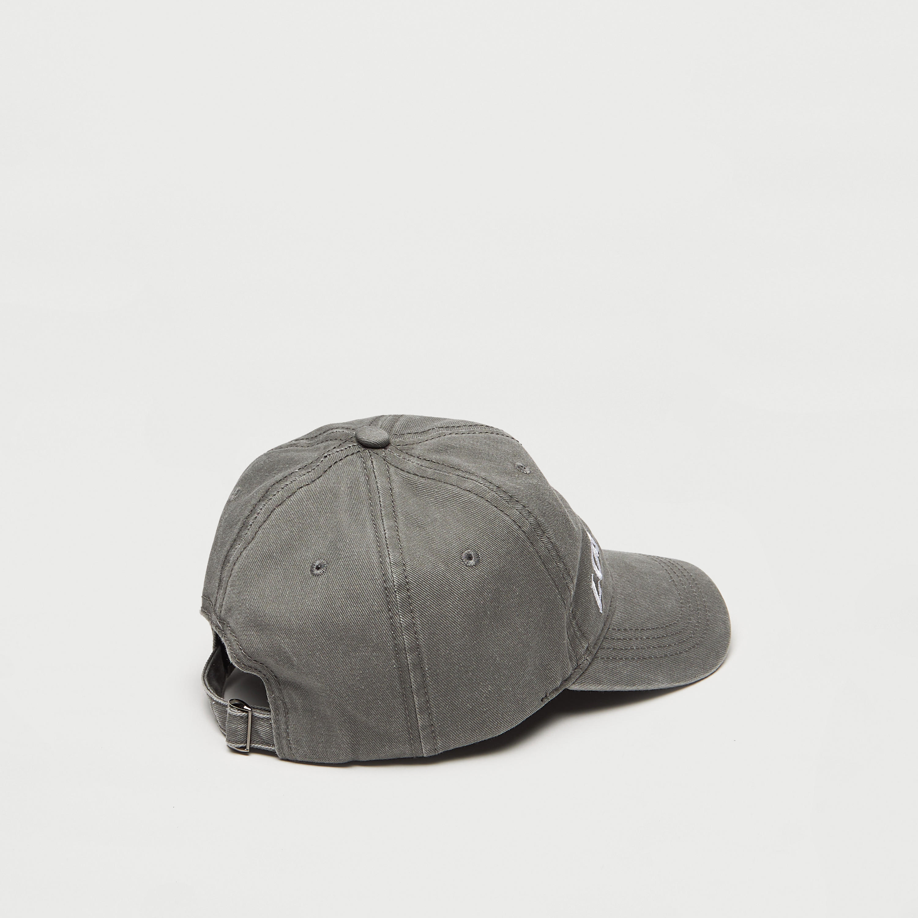 كاب مطرّز بإبزيم إغلاق-men-caps-image-4