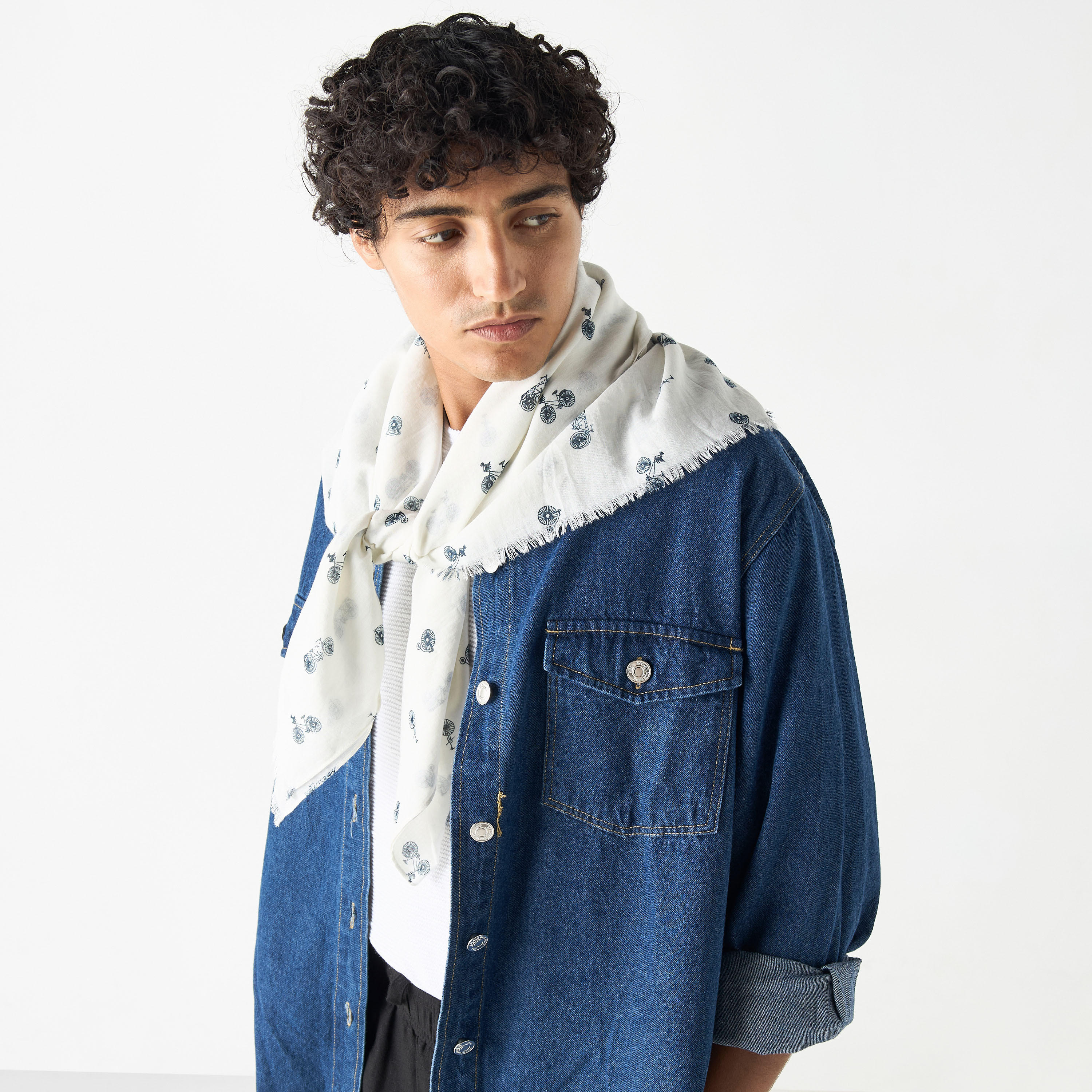 وشاح بطبعات دراجة-men-scarvesandgloves-image-3