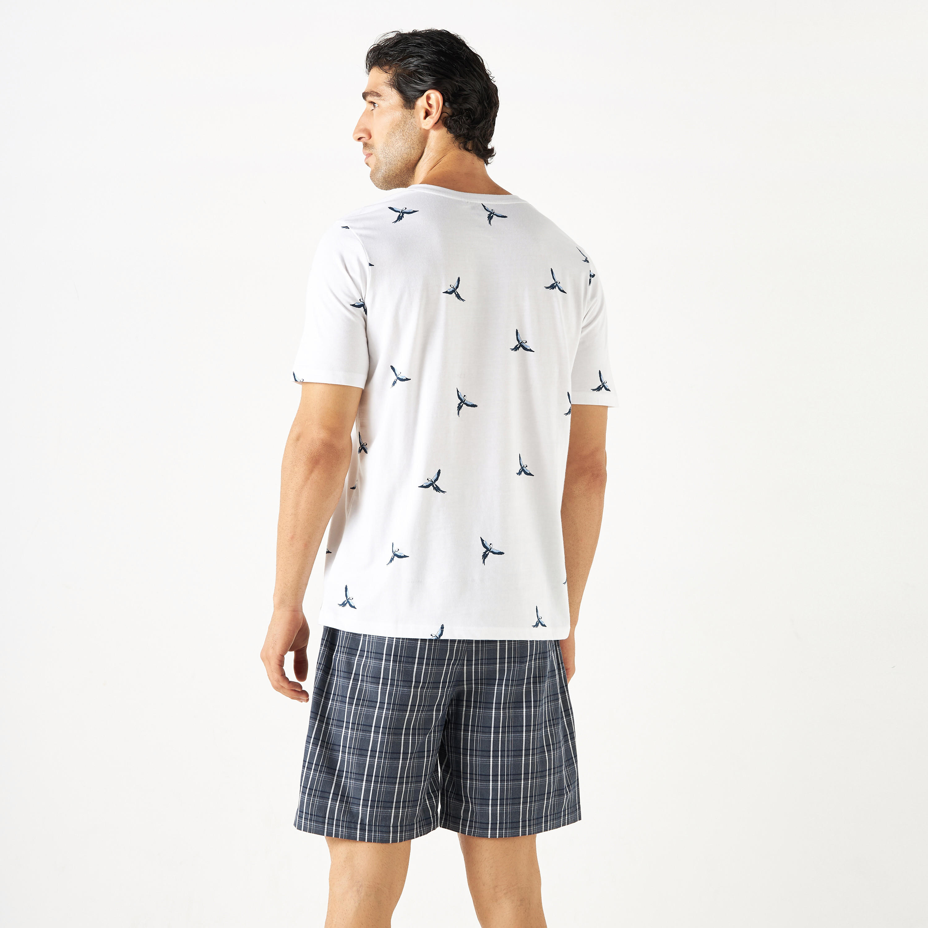 طقم شورت كاروهات وتيشيرت بطبعات طائر-men-clothing-nightwear-sets-image-4