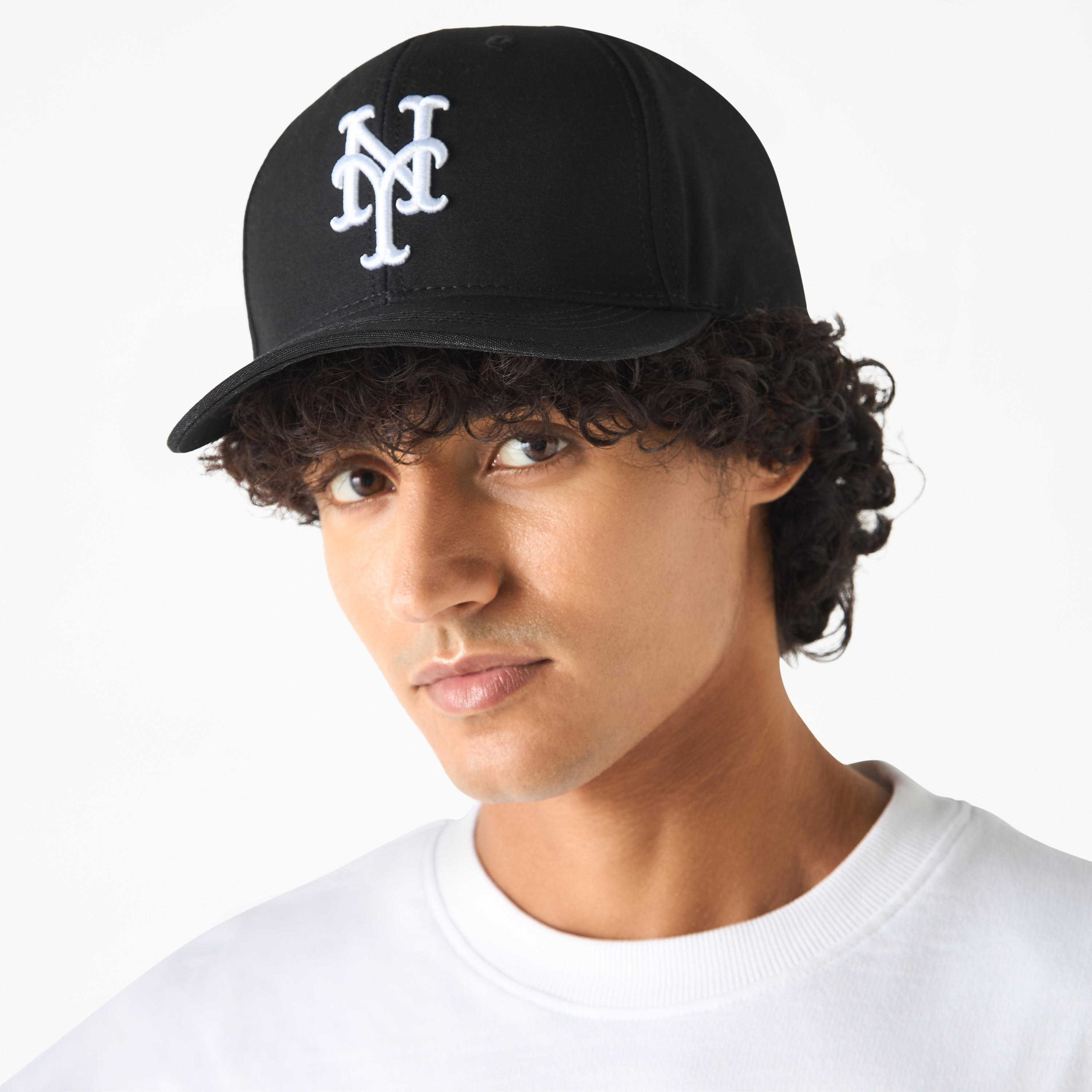كاب مطرّز بِحزام بإبزيم إغلاق-men-caps-image-2