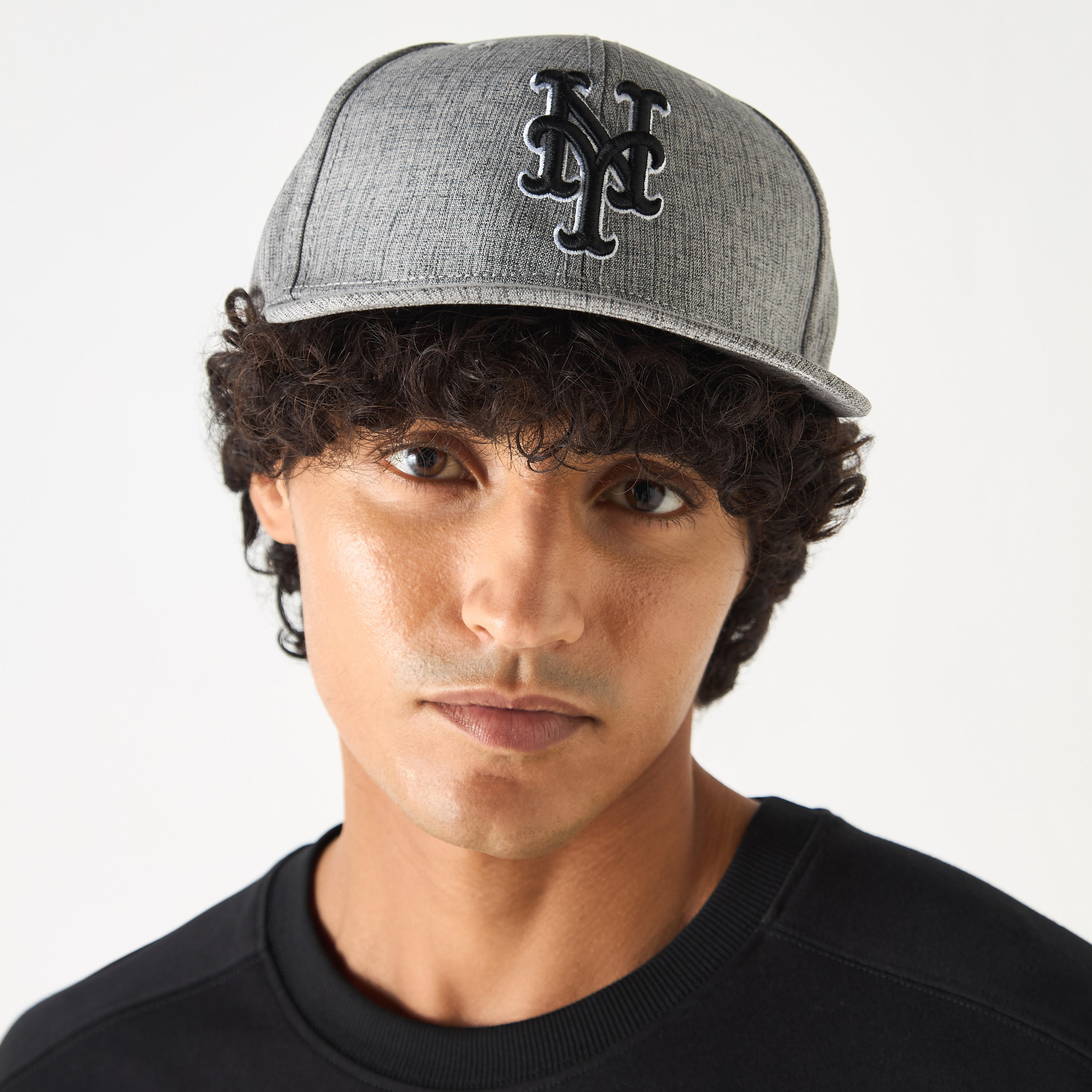 كاب مطرّز بِحزام بإبزيم إغلاق-men-caps-image-4