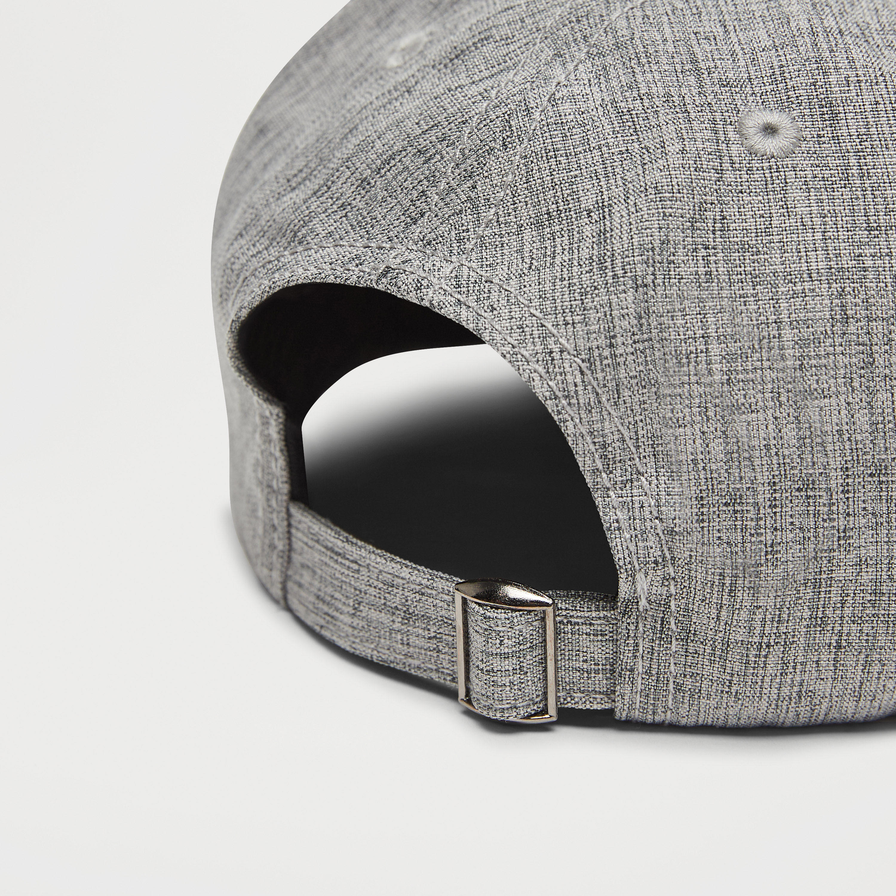 كاب مطرّز بِحزام بإبزيم إغلاق-men-caps-image-1