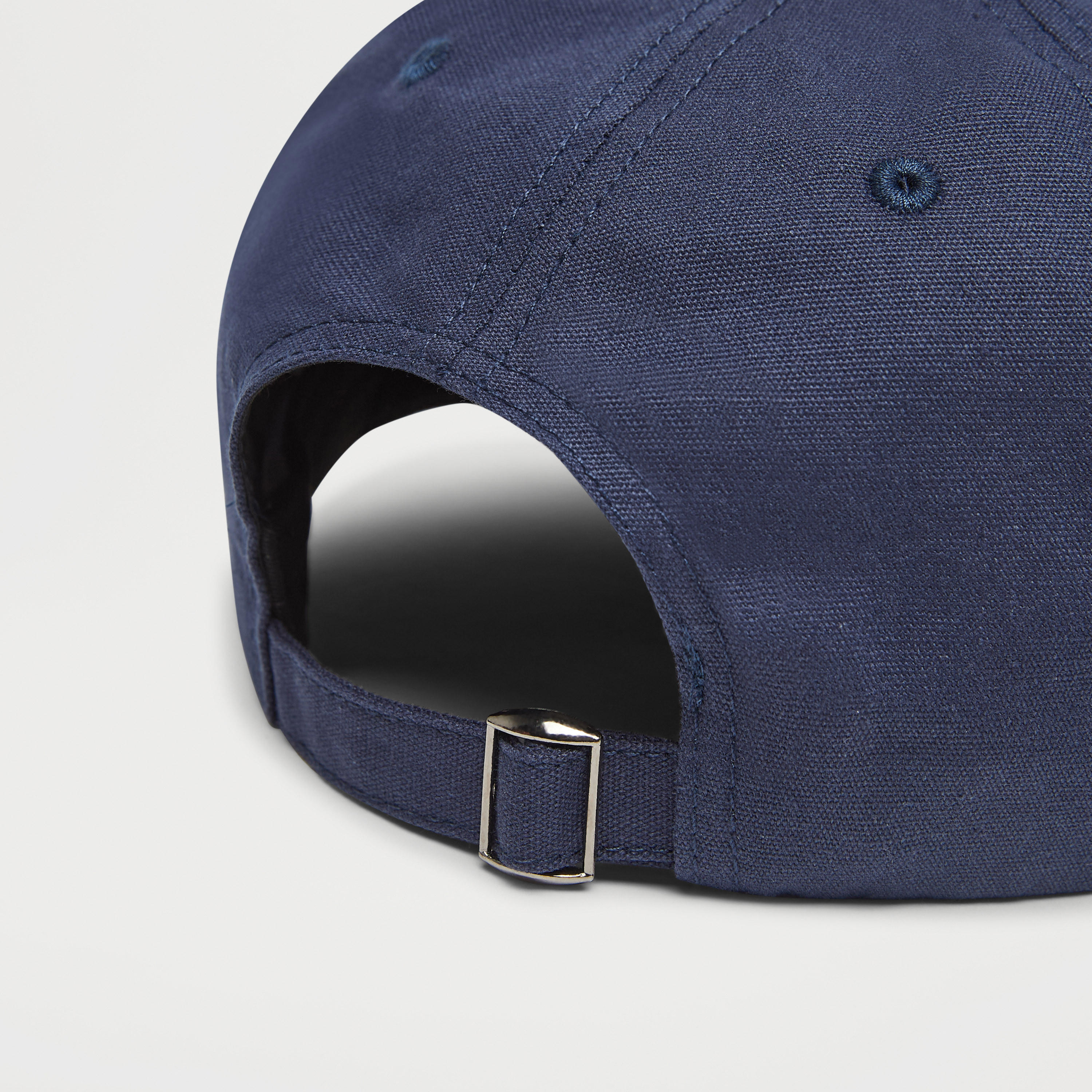 كاب مطرّز بِحزام بإبزيم إغلاق-men-caps-image-1