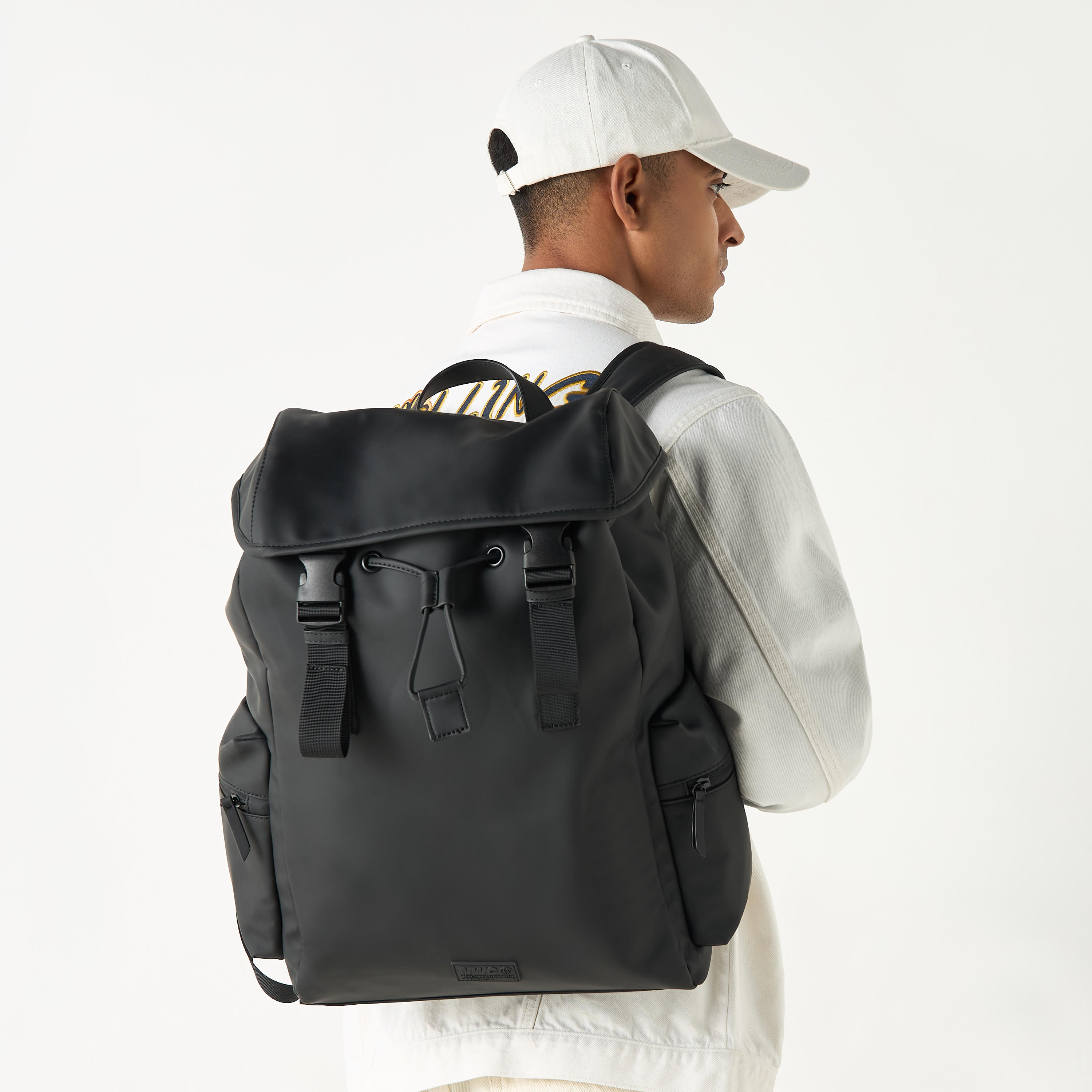 شنطة ظهر سادة بحمّالات قابلة للتّعديل وسحّاب إغلاق - 35x16x46 سم-men-bags-image-7