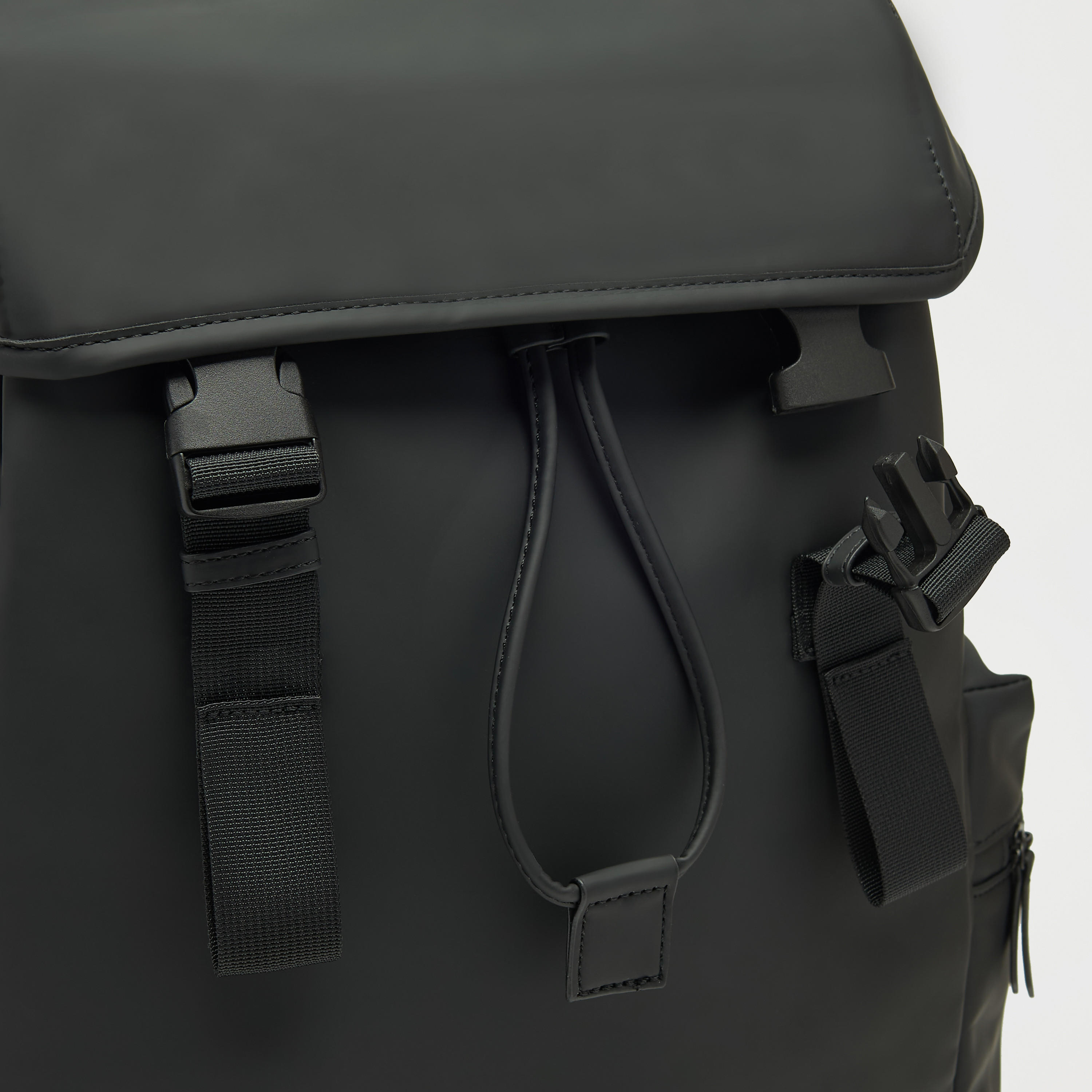 شنطة ظهر سادة بحمّالات قابلة للتّعديل وسحّاب إغلاق - 35x16x46 سم-men-bags-image-4