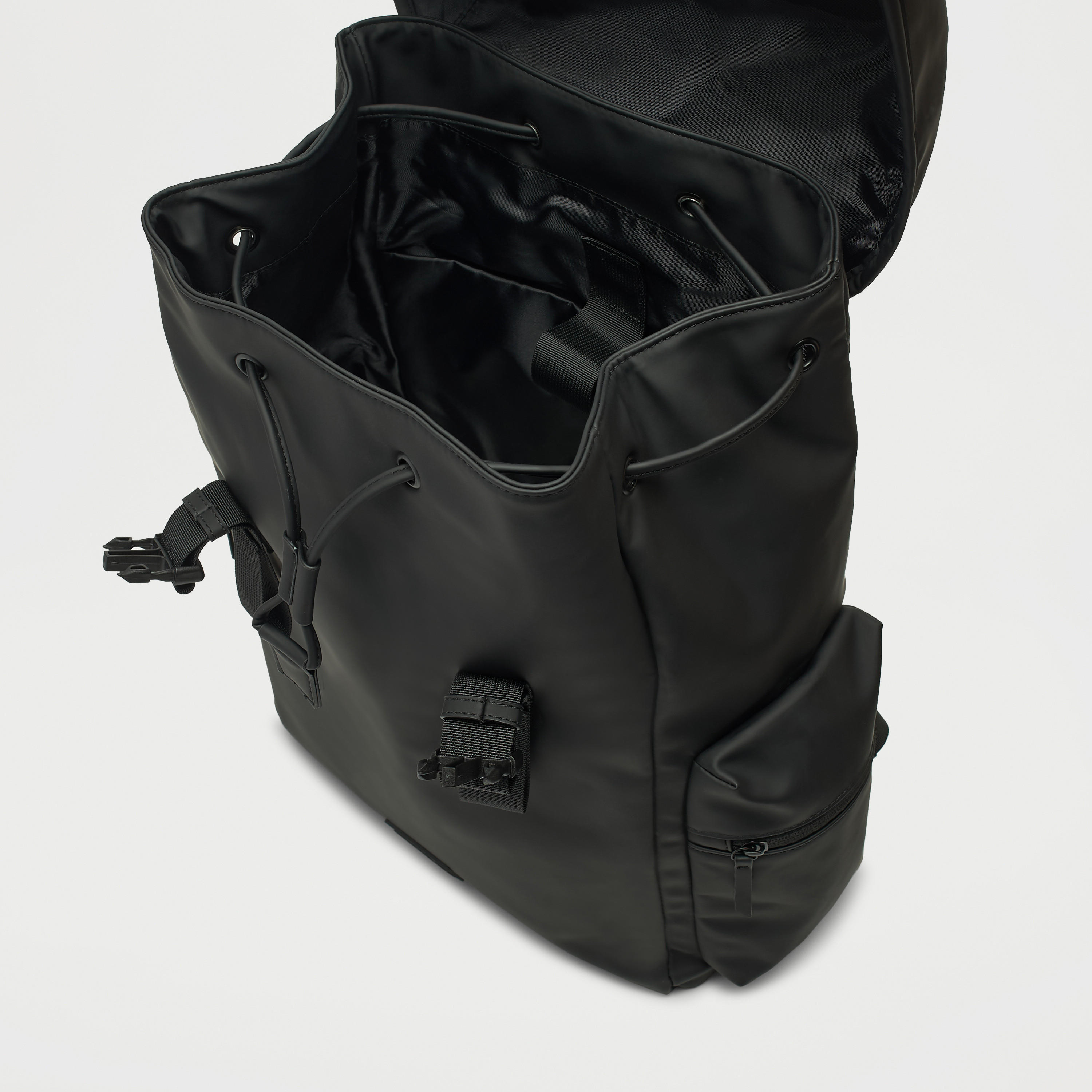 شنطة ظهر سادة بحمّالات قابلة للتّعديل وسحّاب إغلاق - 35x16x46 سم-men-bags-image-1