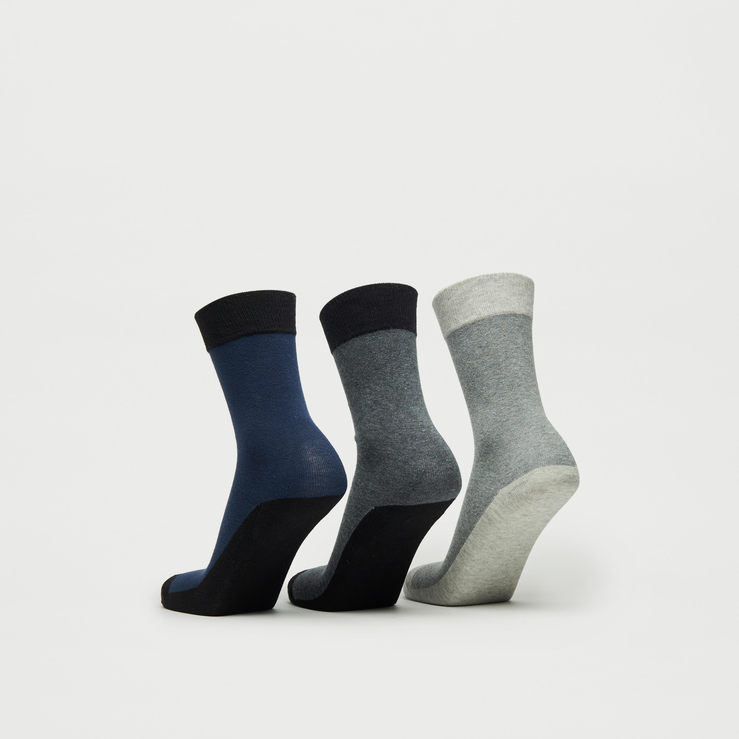 طقم جوارب سادة 3 أزواج بطول متوسط-men-socks-image-3