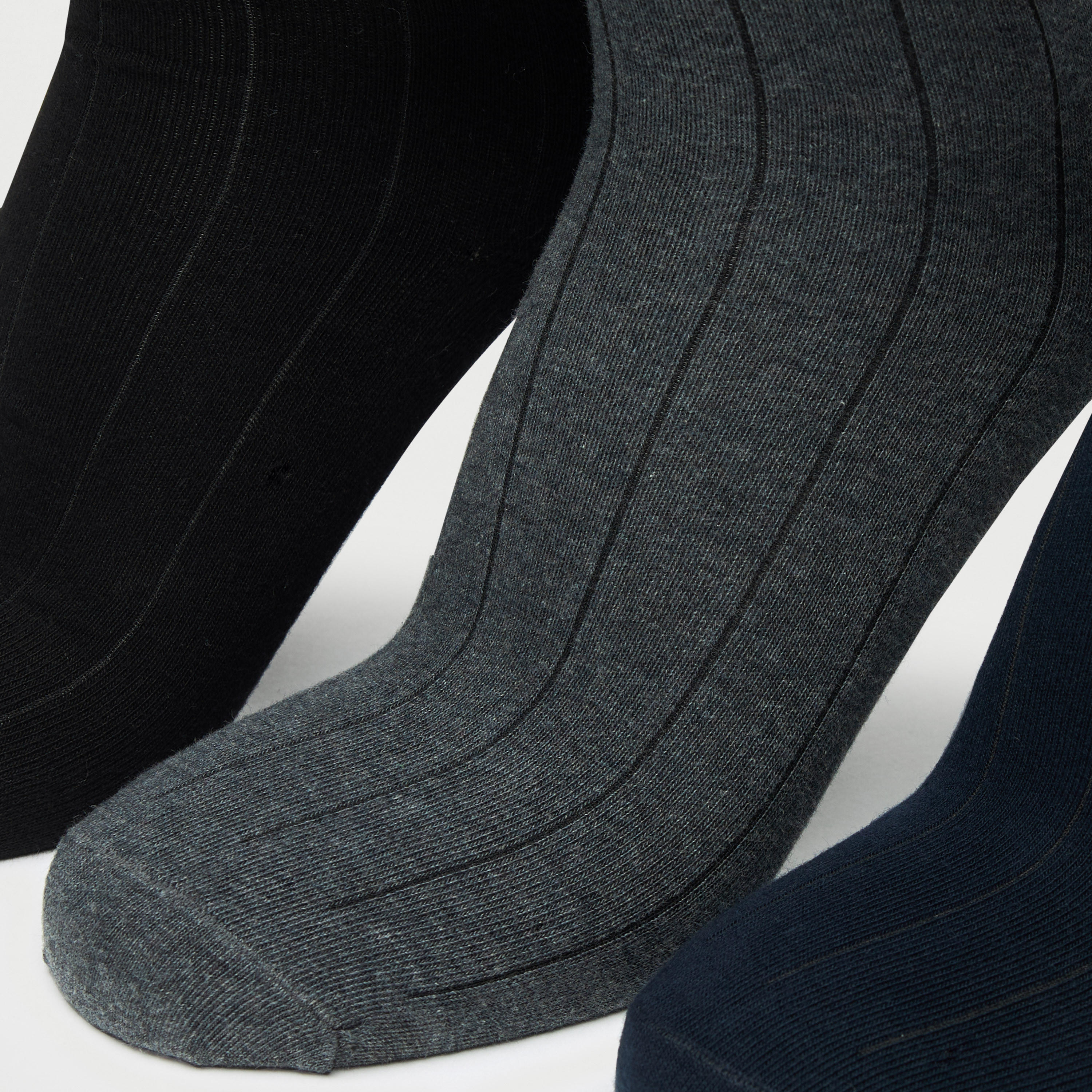 جوارب متنوعة - طقم من 3 أزواج-men-socks-image-2