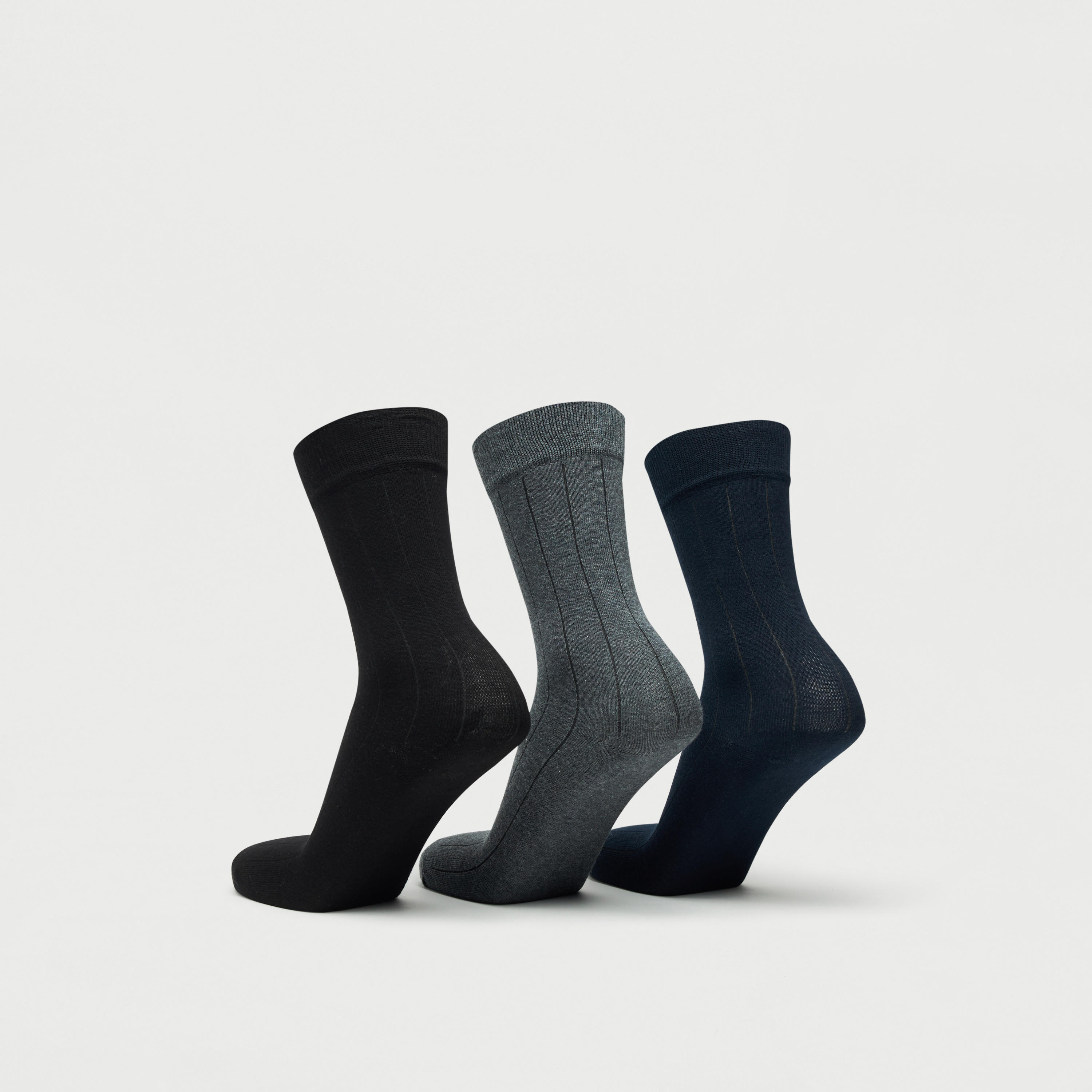 جوارب متنوعة - طقم من 3 أزواج-men-socks-image-3
