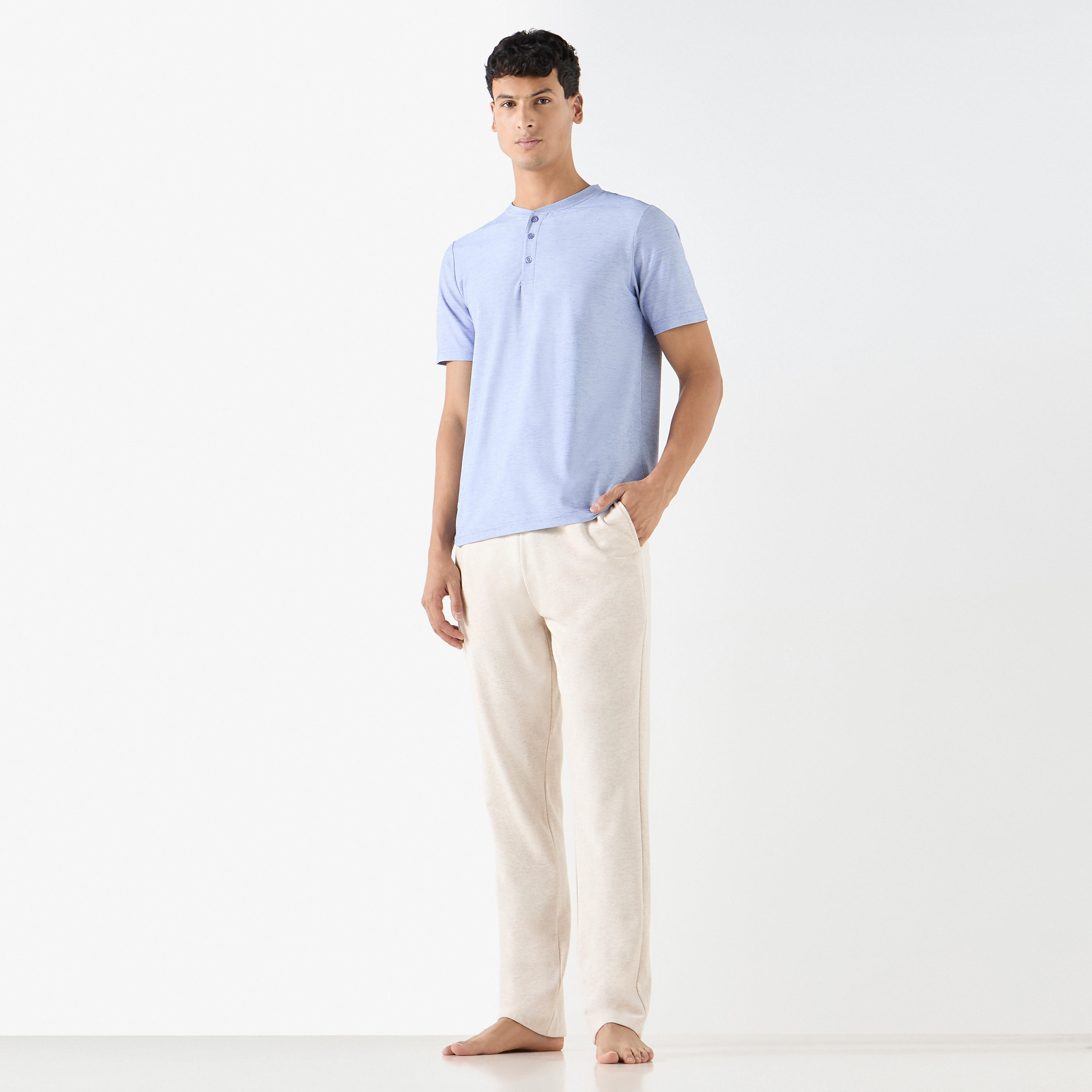 بنطلون بيجاما برباط إغلاق وجيوب-men-clothing-nightwear-pyjamaandshorts-image-2