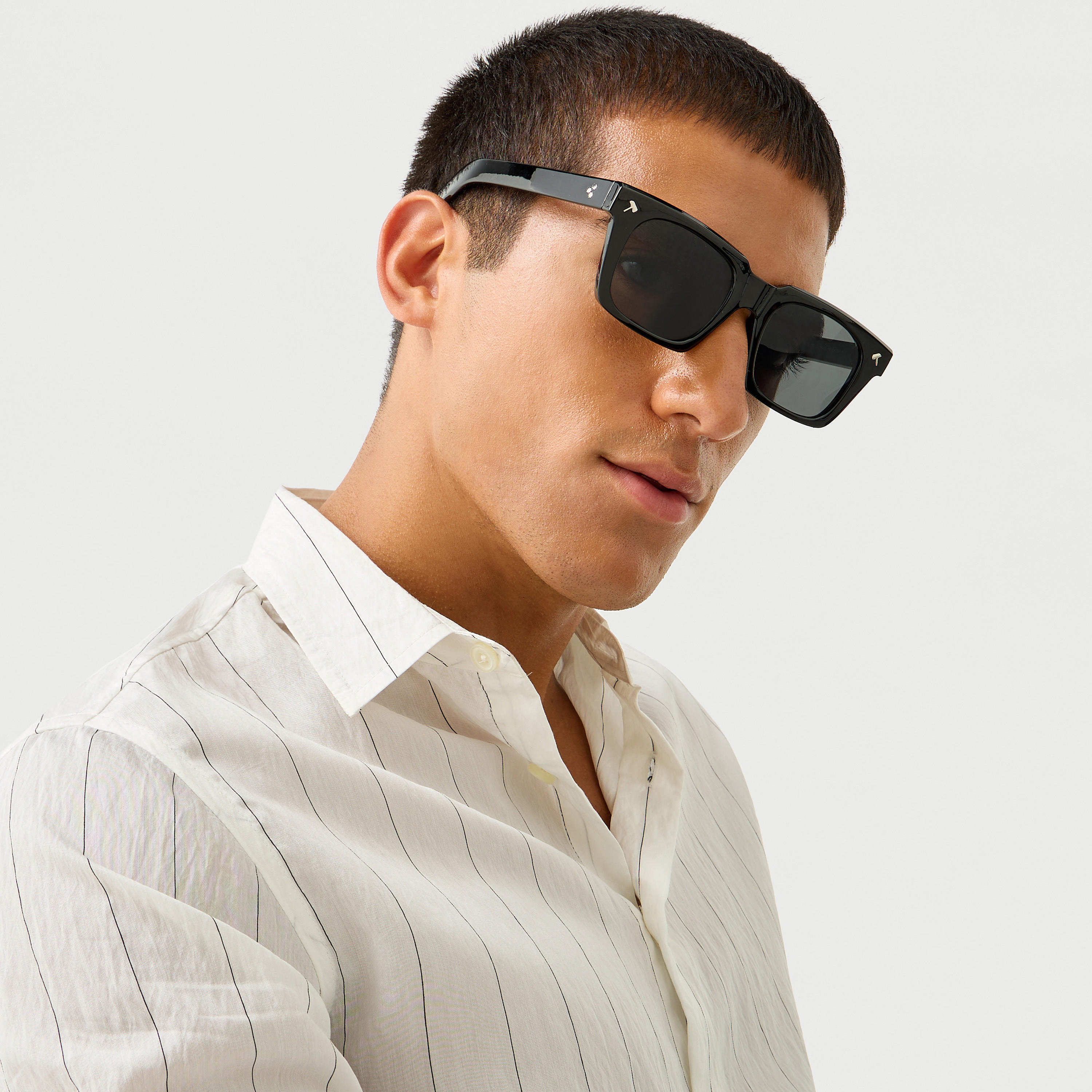 نظارة شمسية بإطار كامل وعدسات ملونة-men-sunglasses-image-2