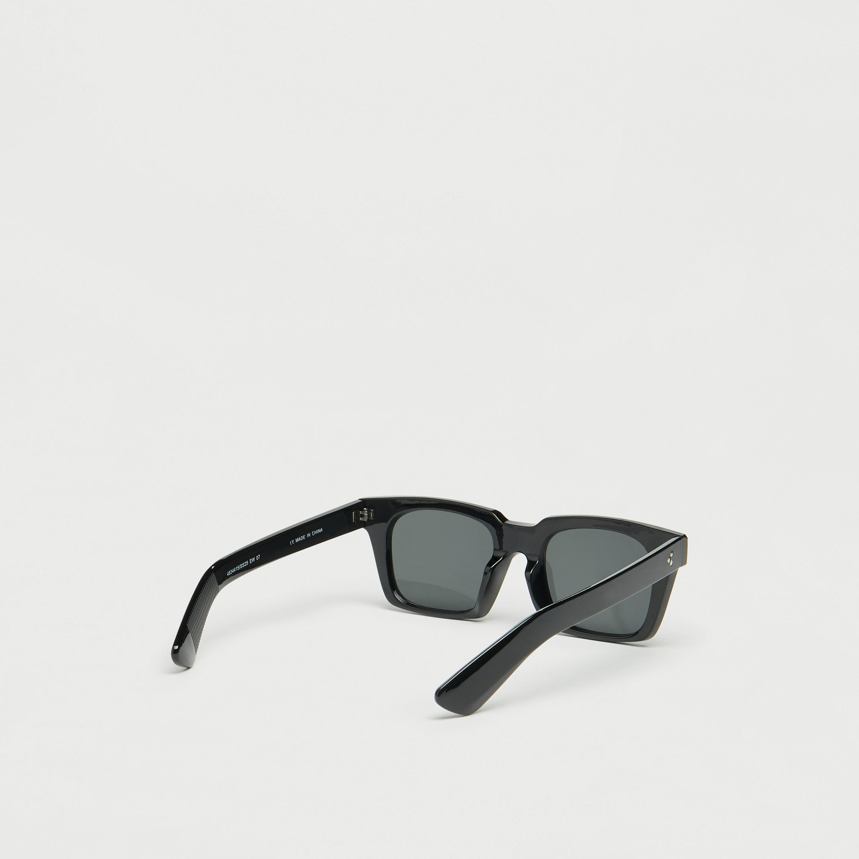 نظارة شمسية بإطار كامل وعدسات ملونة-men-sunglasses-image-3