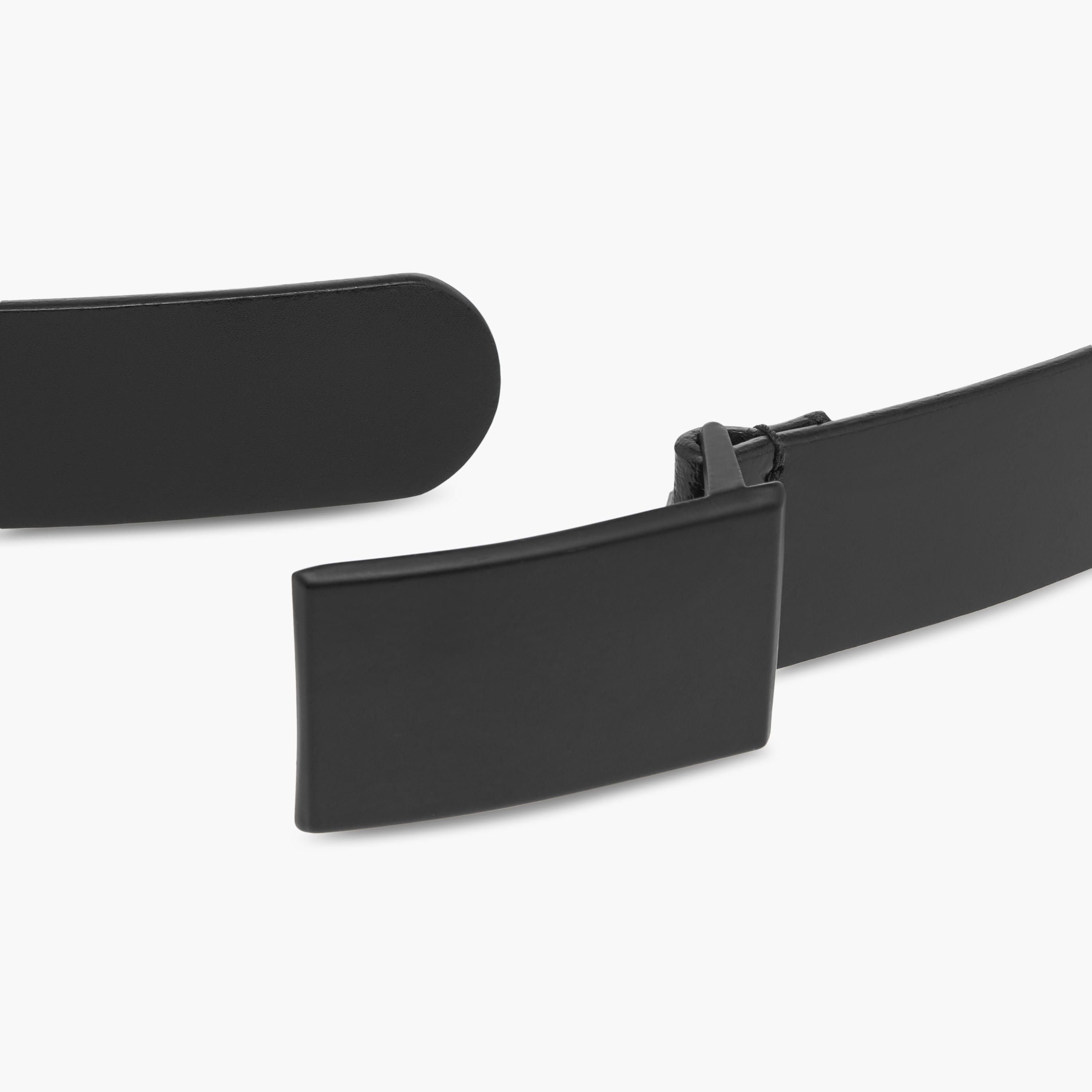 حزام جلد بإبزيم إغلاق-men-beltsandwallets-belts-image-1