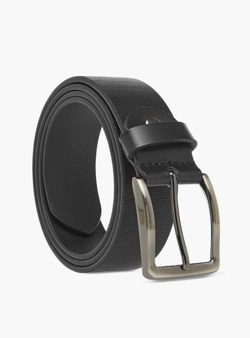 حزام جلد بارز الملمس بإبزيم إغلاق-men-beltsandwallets-belts-image-1